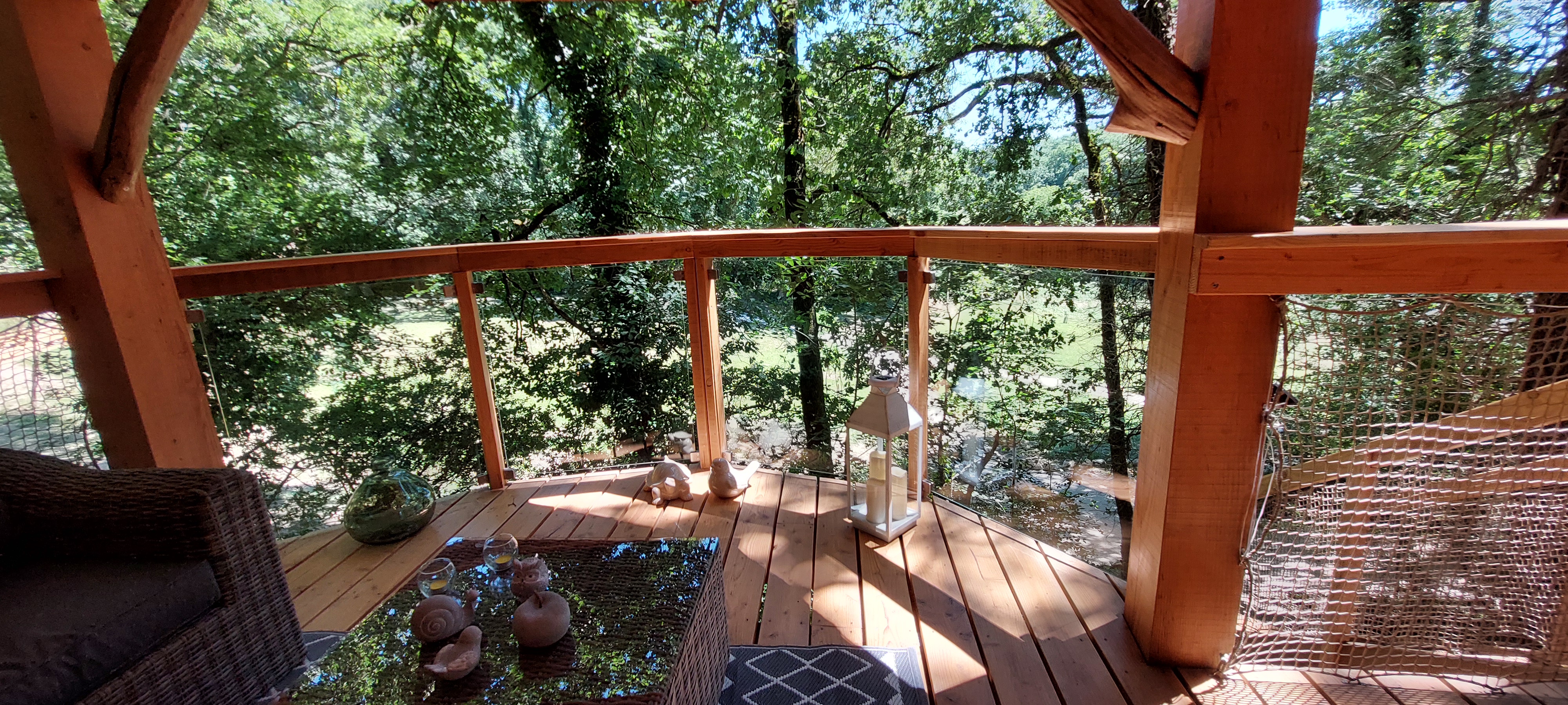 Cabane perchée ASTERIA — Nuit romantique avec spa à Sarrant (Gers) à Sarrant — vue intérieure