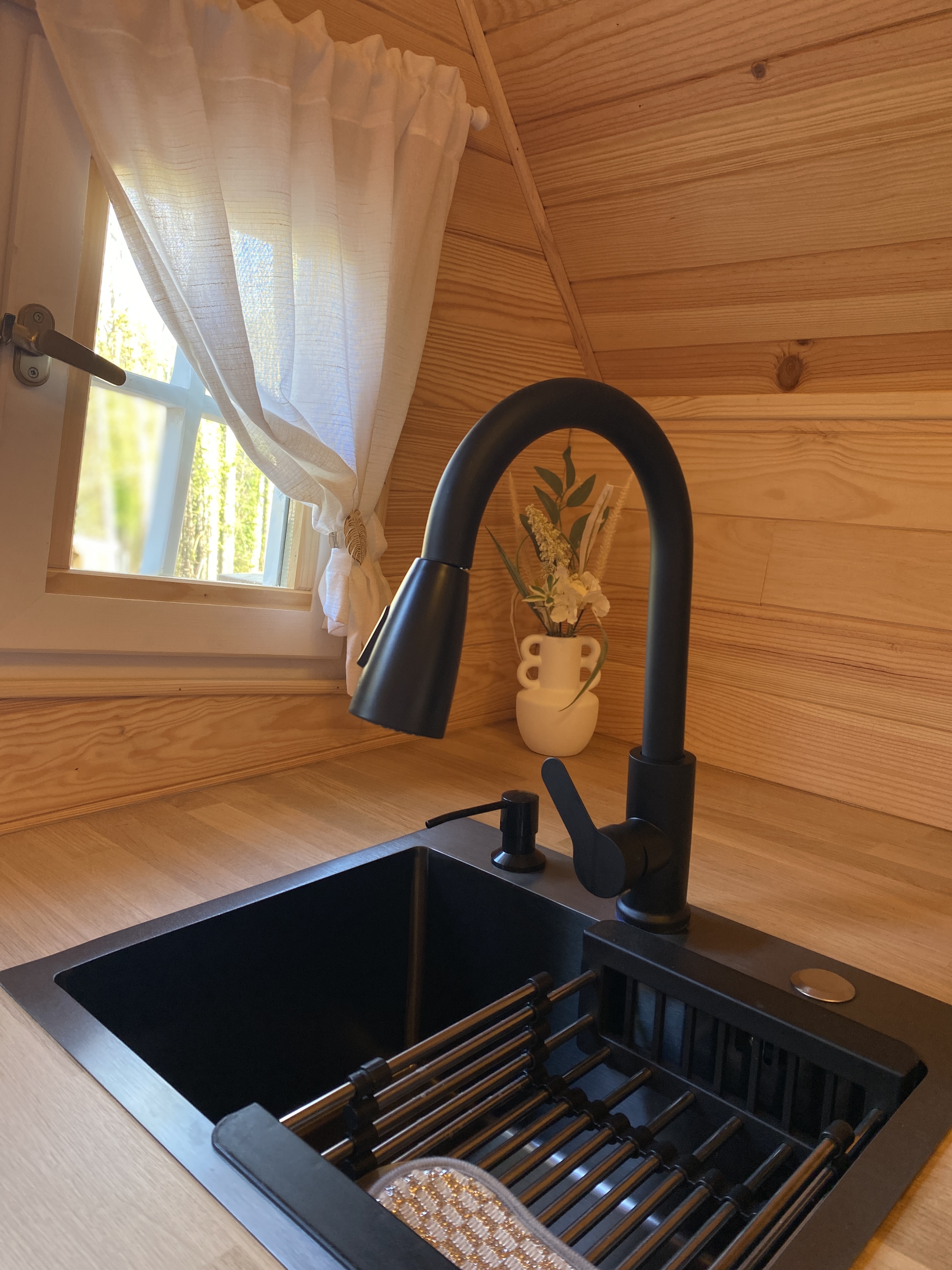 La Cabane Aéloria & Spa — Cabane avec spa à Gard à Nîmes — environnement naturel