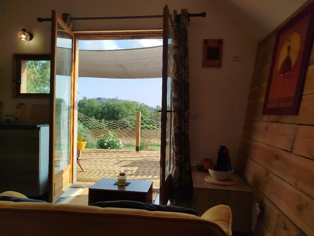 Cabane La Plaisance sur Ciel & SPA : une évasion sensorielle en Midi-Pyrénées à Cordes Sur Ciel — vue depuis la terrasse