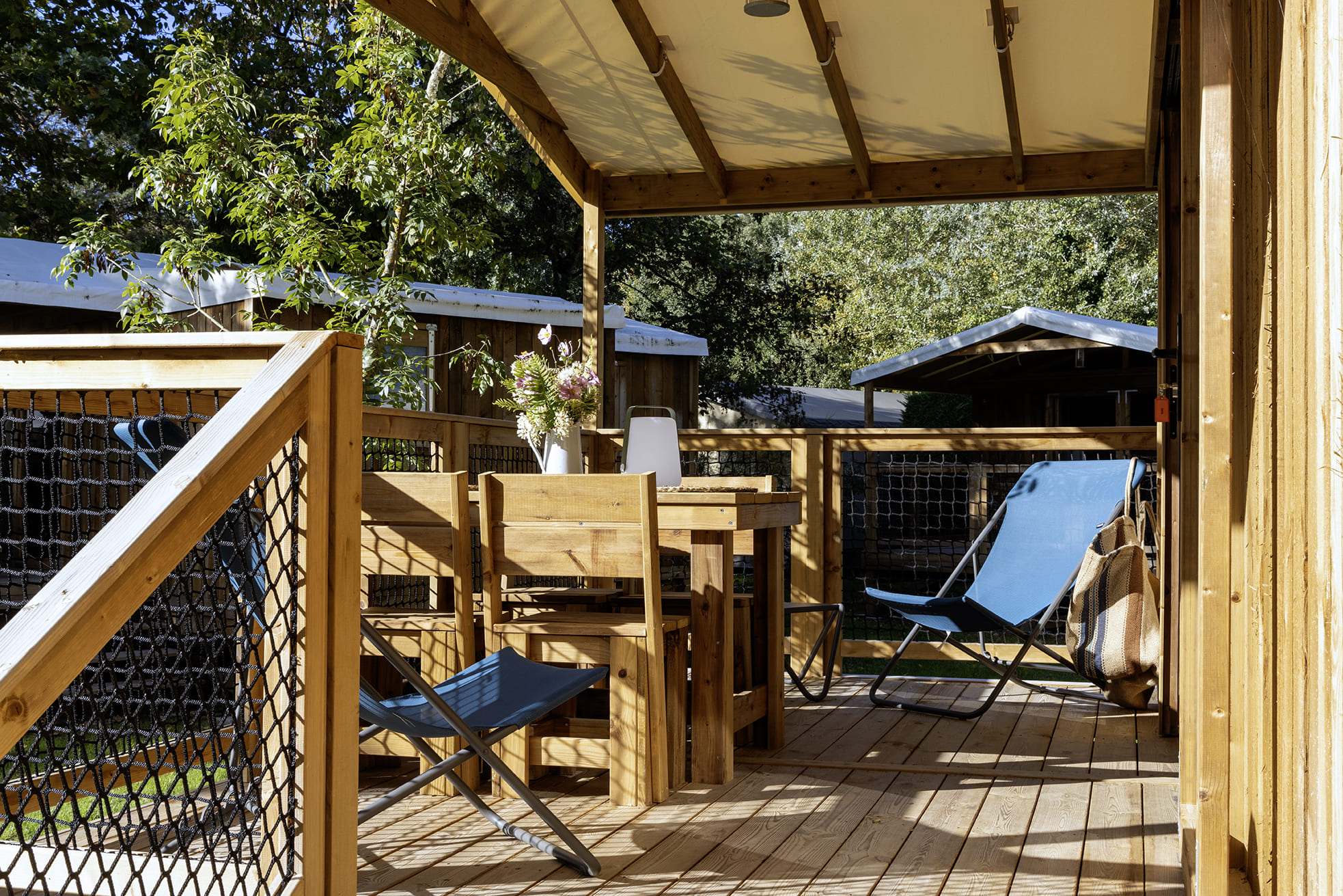 Cosyflower — Cabane sur pilotis avec spa à La Davière Plage à Saint-Jean-de-Monts — espace de vie