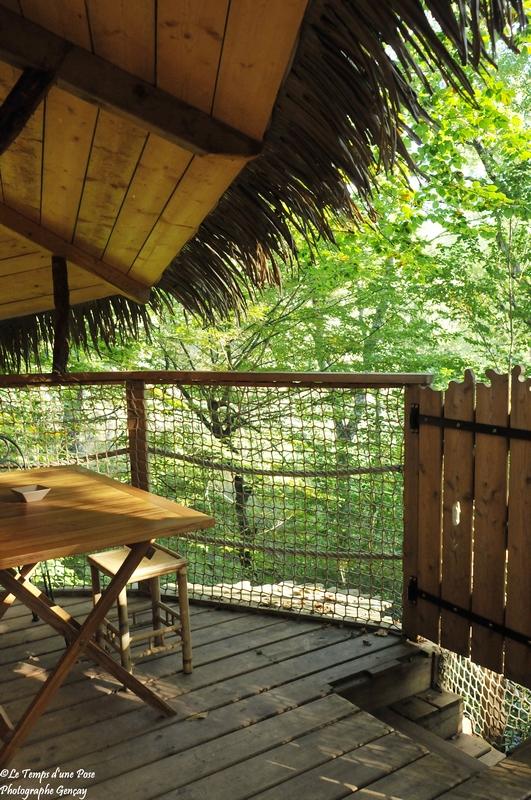 Cabane du Pêcheur : une expérience suspendue dans les arbres à Magné — cuisine