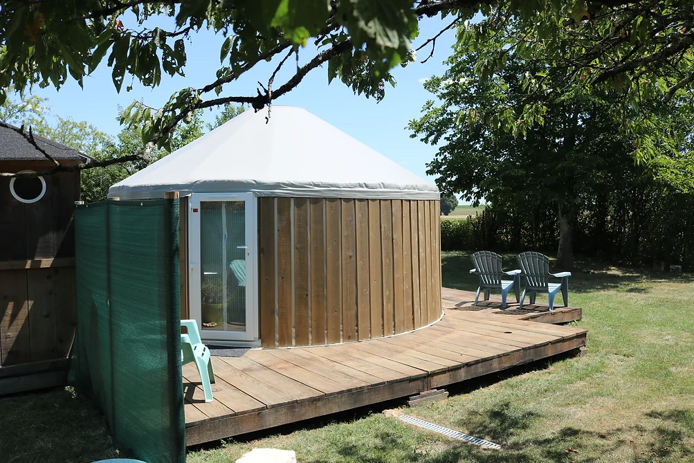 Cocon de Tranquillité — Tente avec spa à Châtillon-sur-Indre à Châtillon-sur-Indre — environnement naturel