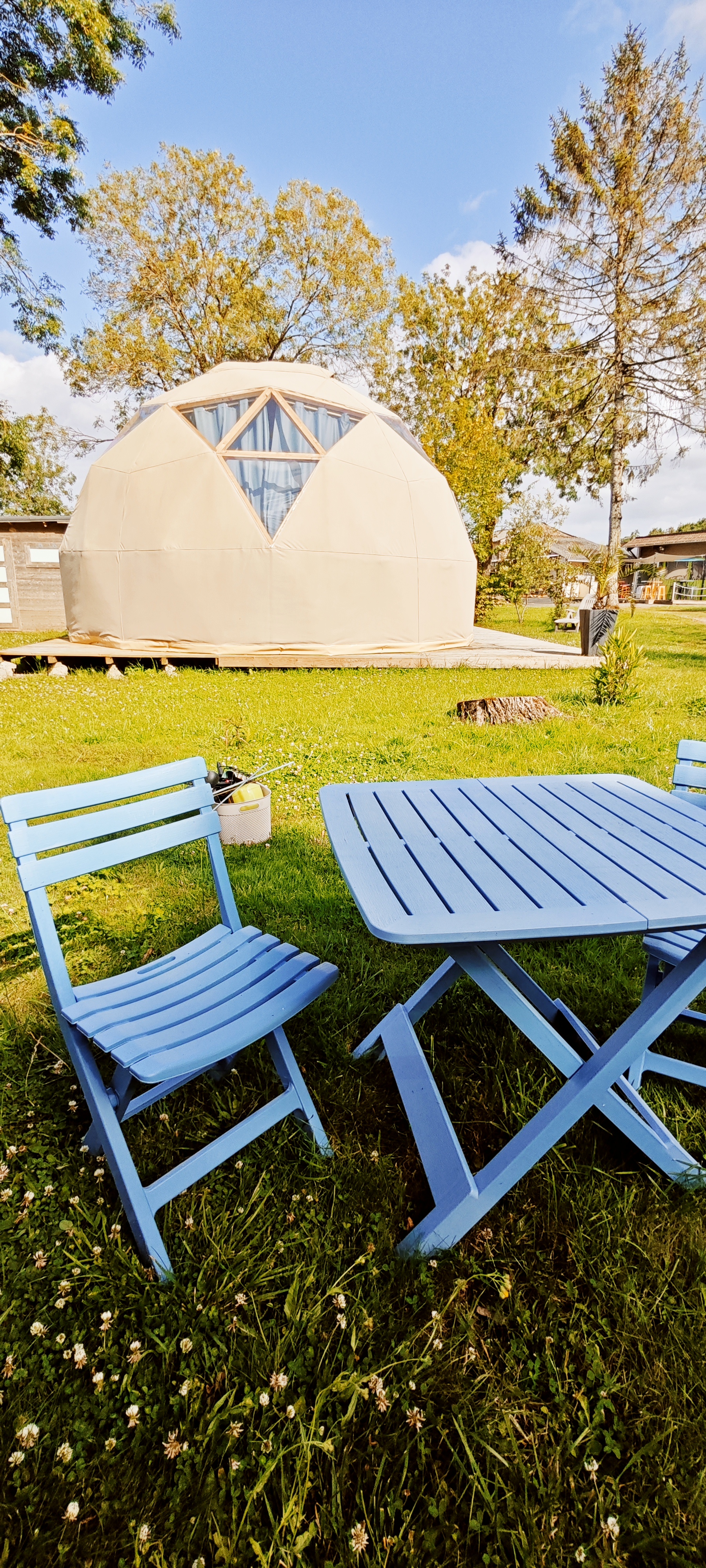 Dôme Voyage Cosmique avec spa privatif en Vendée à Aizenay — salle de bain