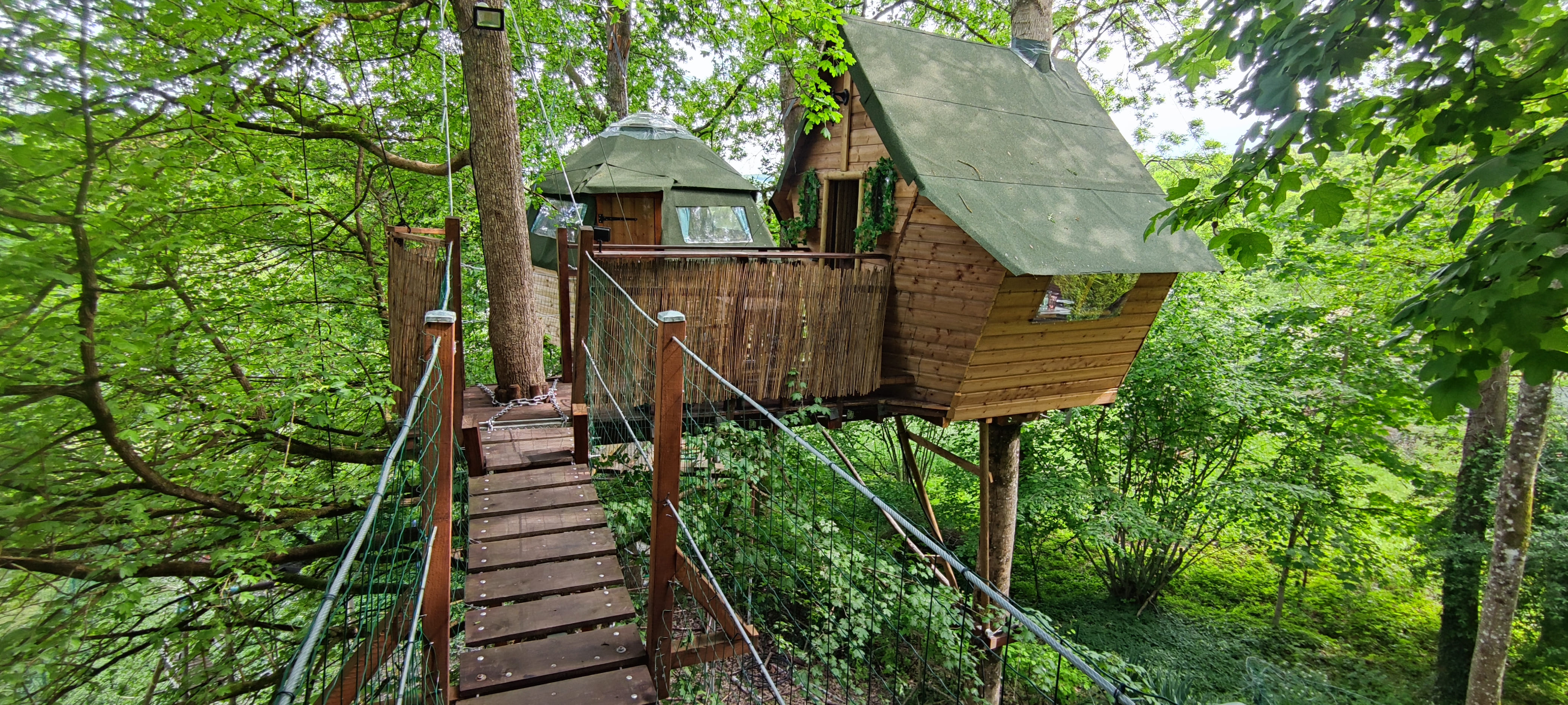 Le Nid des Farfadets : une cabane perchée au cœur de la nature