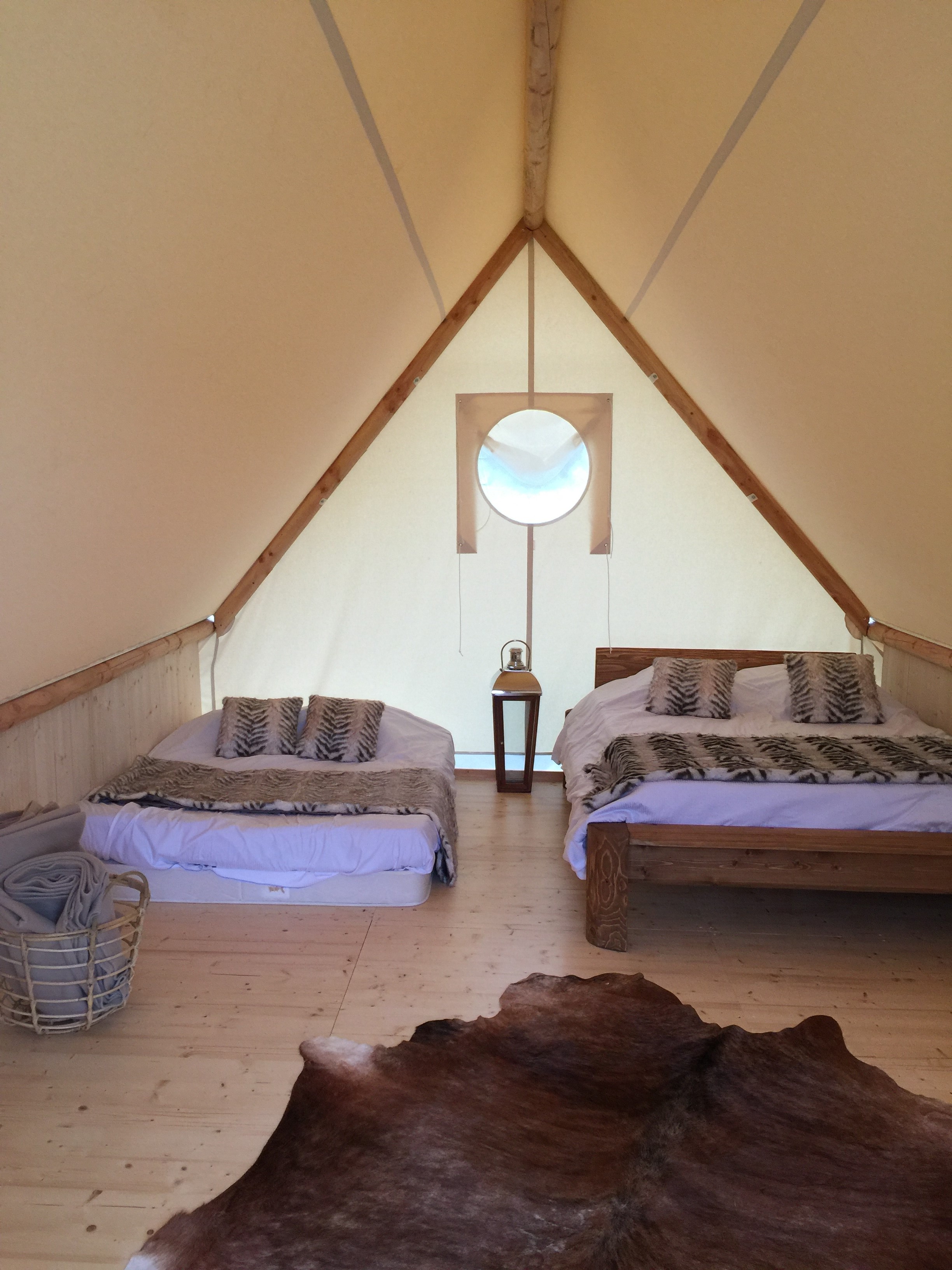 Les Lodges du Domaine de Suzel — Lodge safari avec spa en Isère