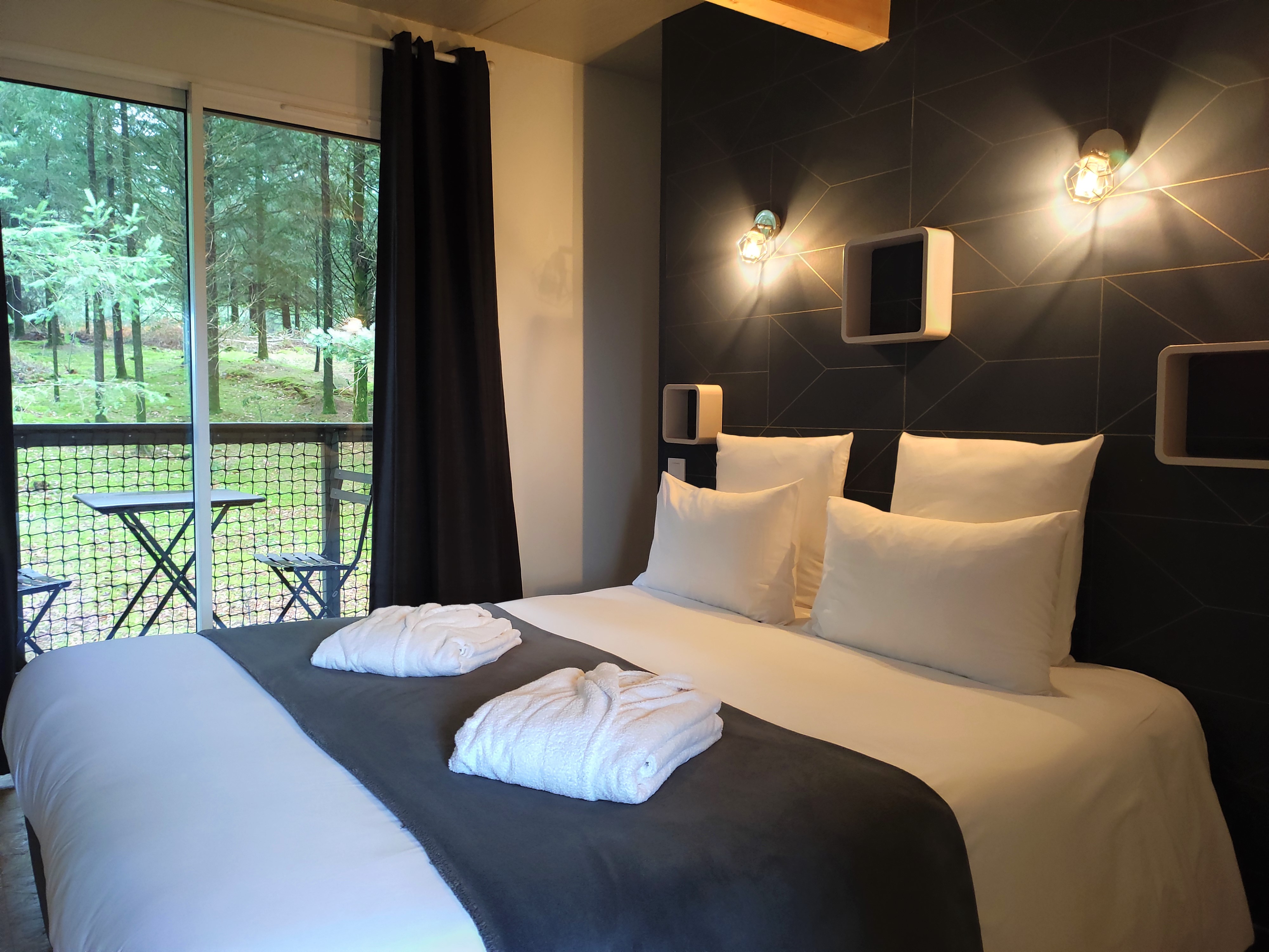 Lodge Spa Henry : une immersion dans la nature limousine à Palazinges — détail architectural