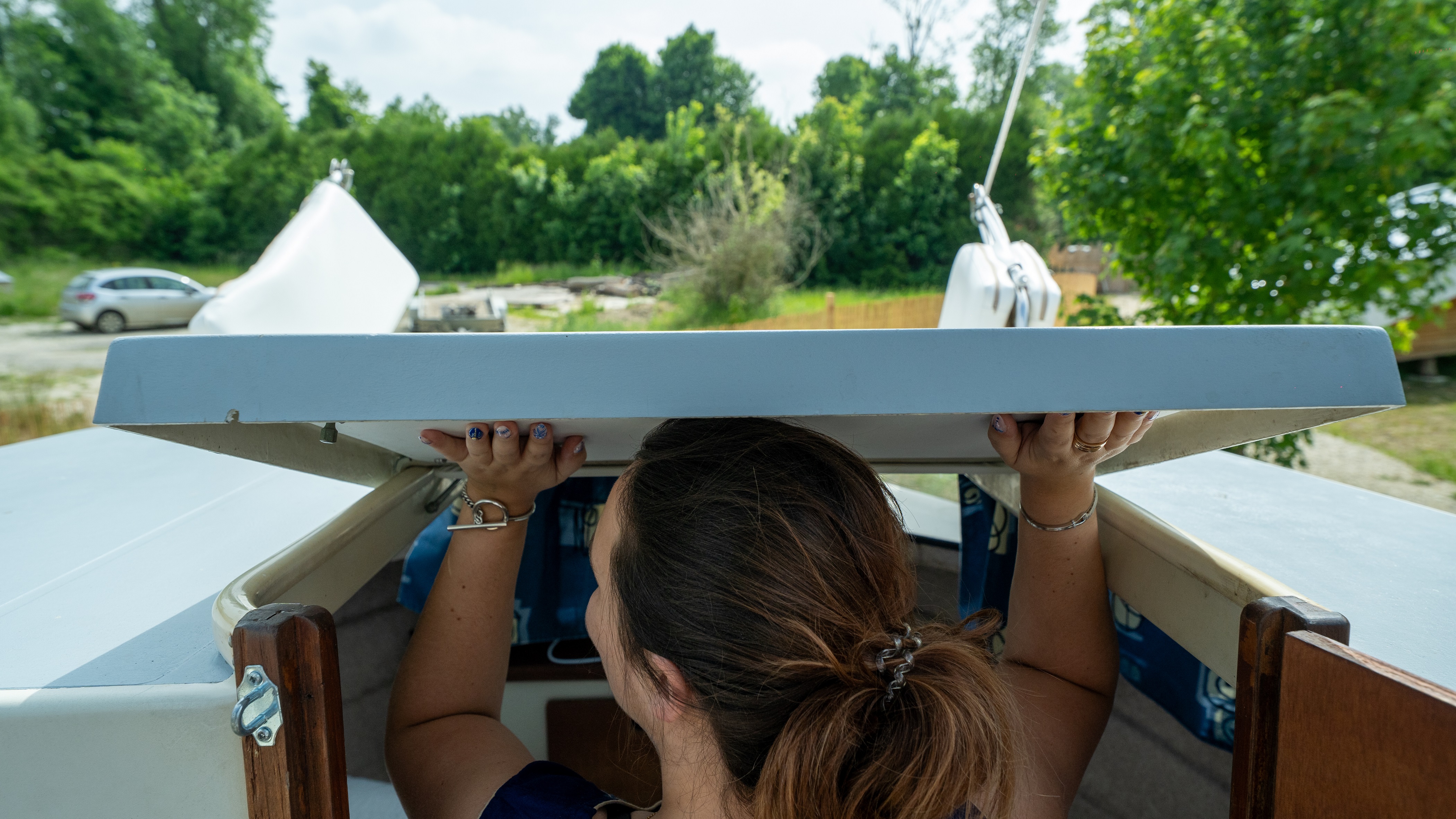 Vivez l'expérience unique du Bateau Saga 27 en Champagne-Ardenne à Bar Sur Aube — détail architectural