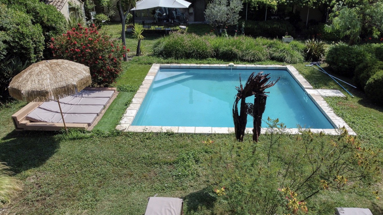 Vivez l'expérience unique d'une roulotte en Provence à Cabannes — espace de vie