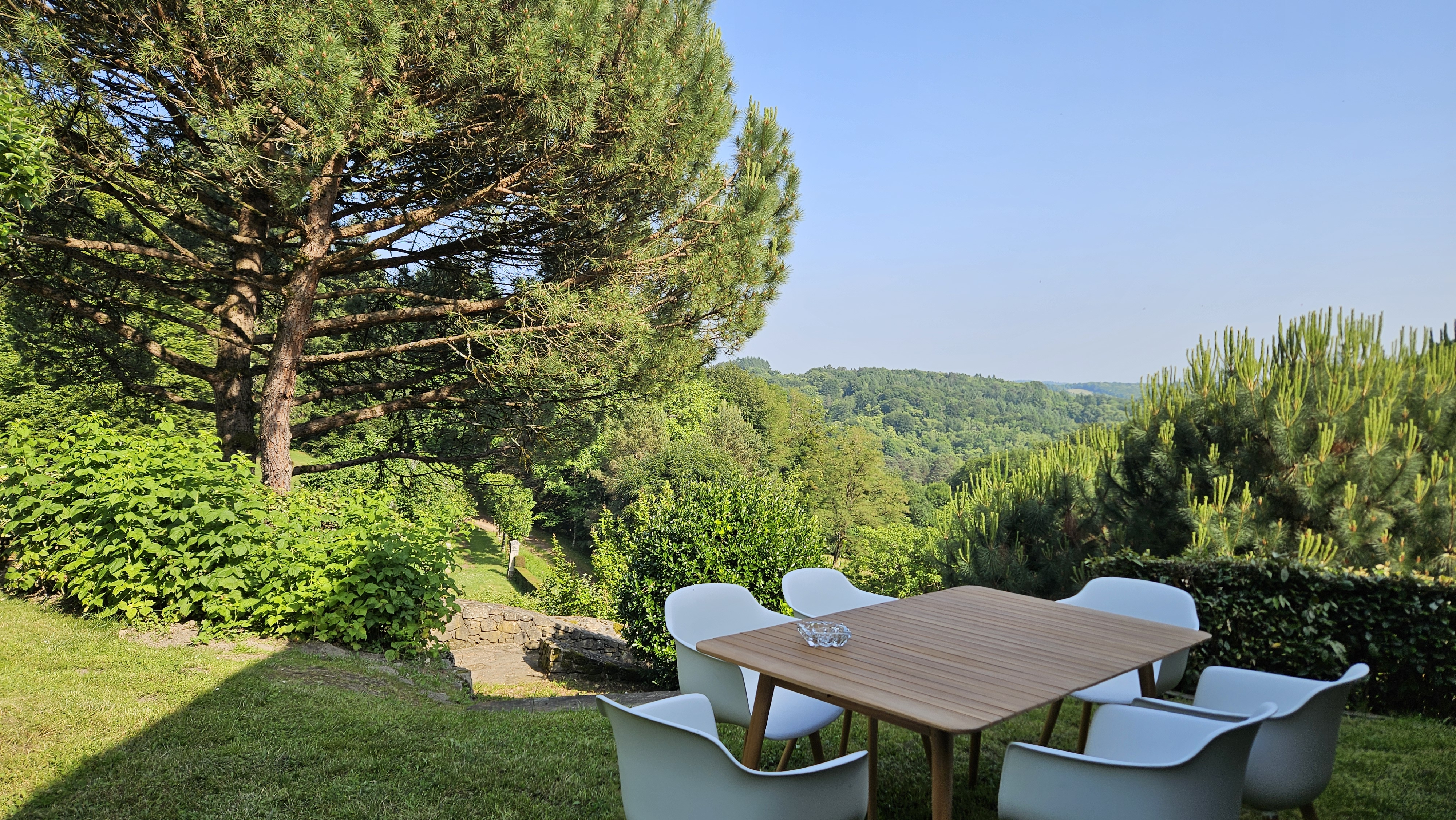 Le Cottage : une maisonnette au cœur du Limousin à Meyrignac L’Eglise — salle de bain