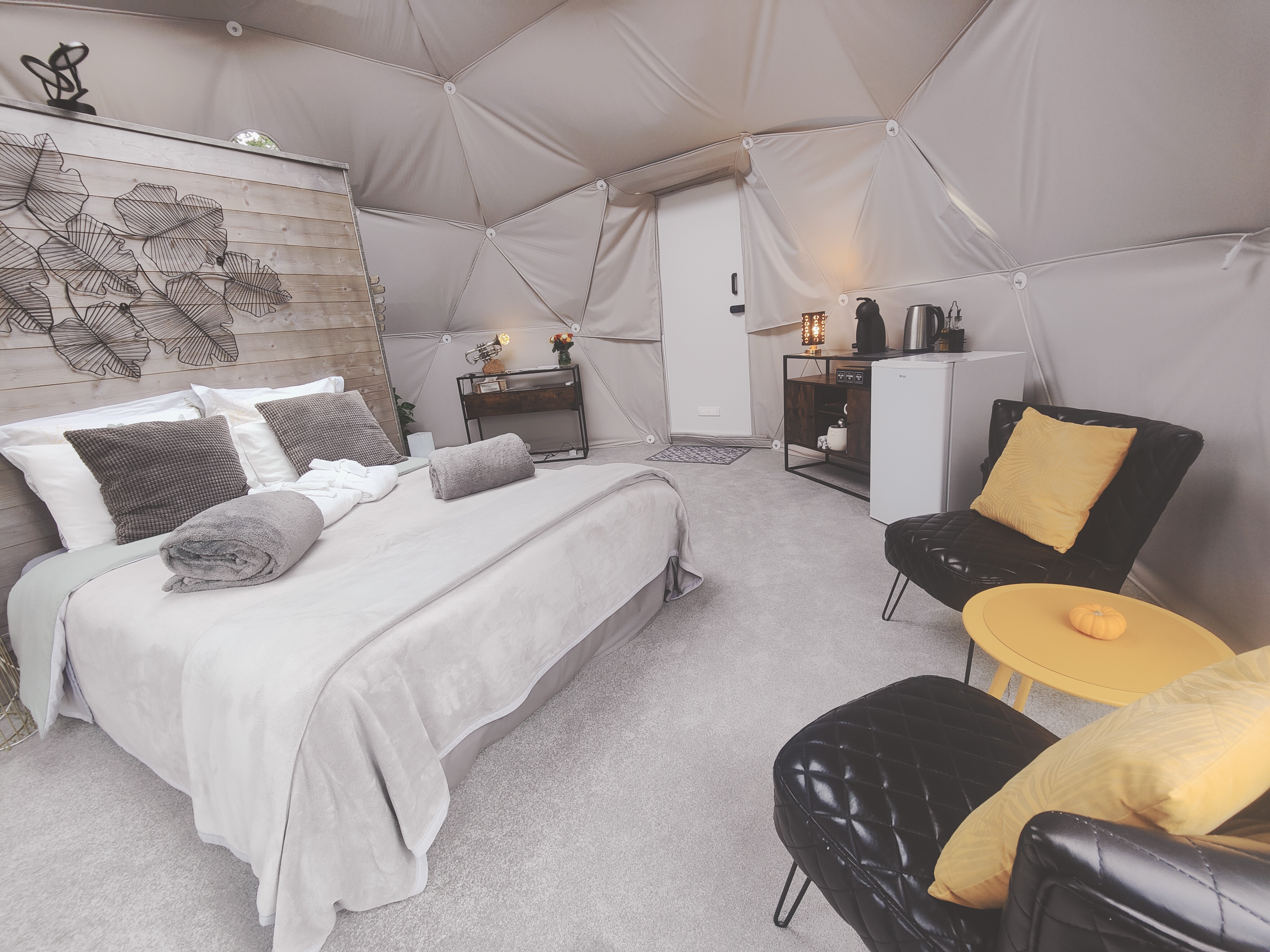 Dôme Évasion — Nuit étoilée avec spa à Lot-et-Garonne à Agen — vue depuis la terrasse