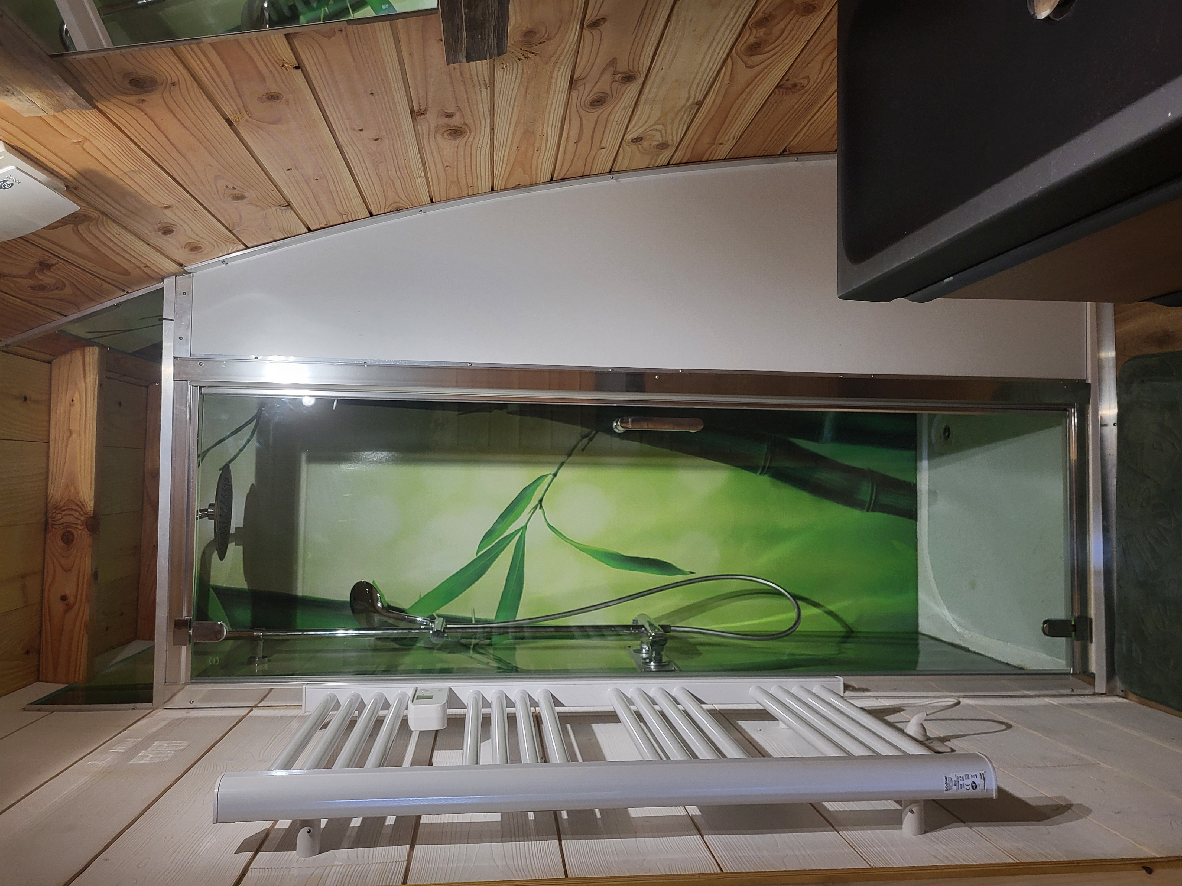 Un pod insolite au cœur du Languedoc-Roussillon à Ales — salle de bain