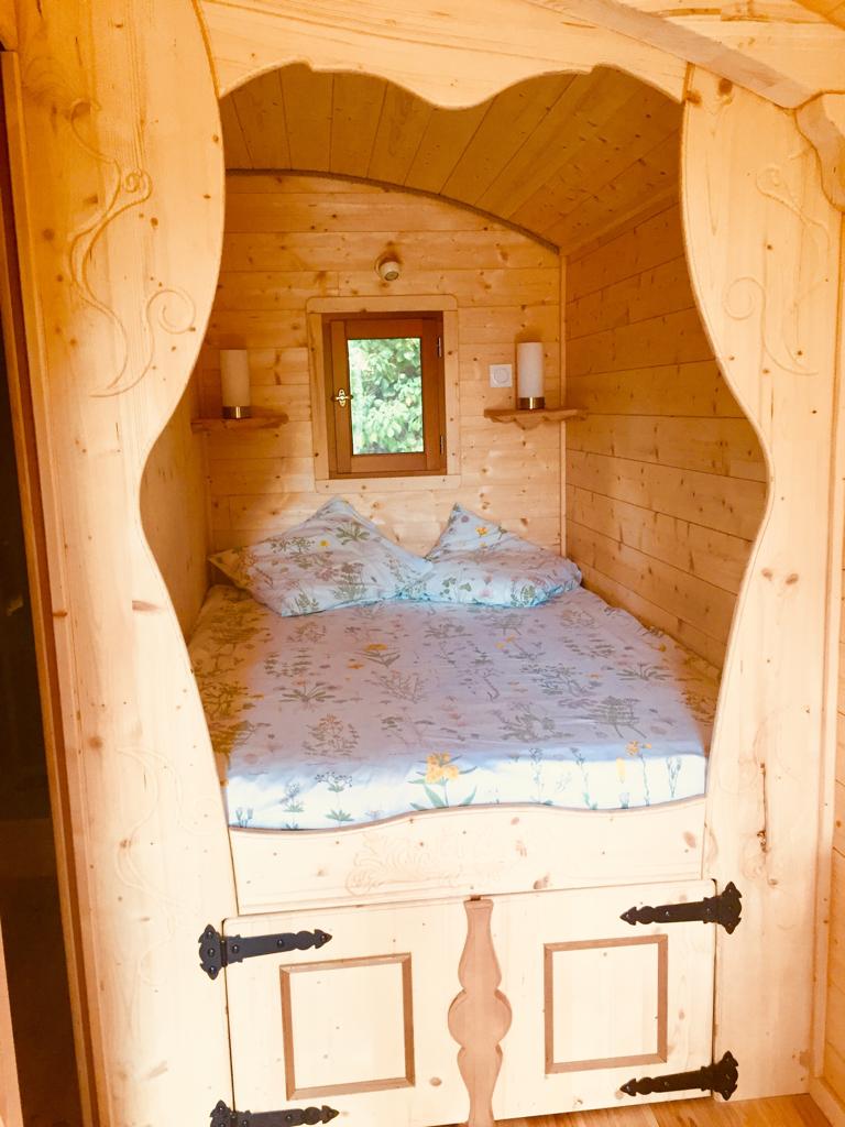 Évasion en roulotte : un cocon au cœur des Midi-Pyrénées à Bérat — salle de bain