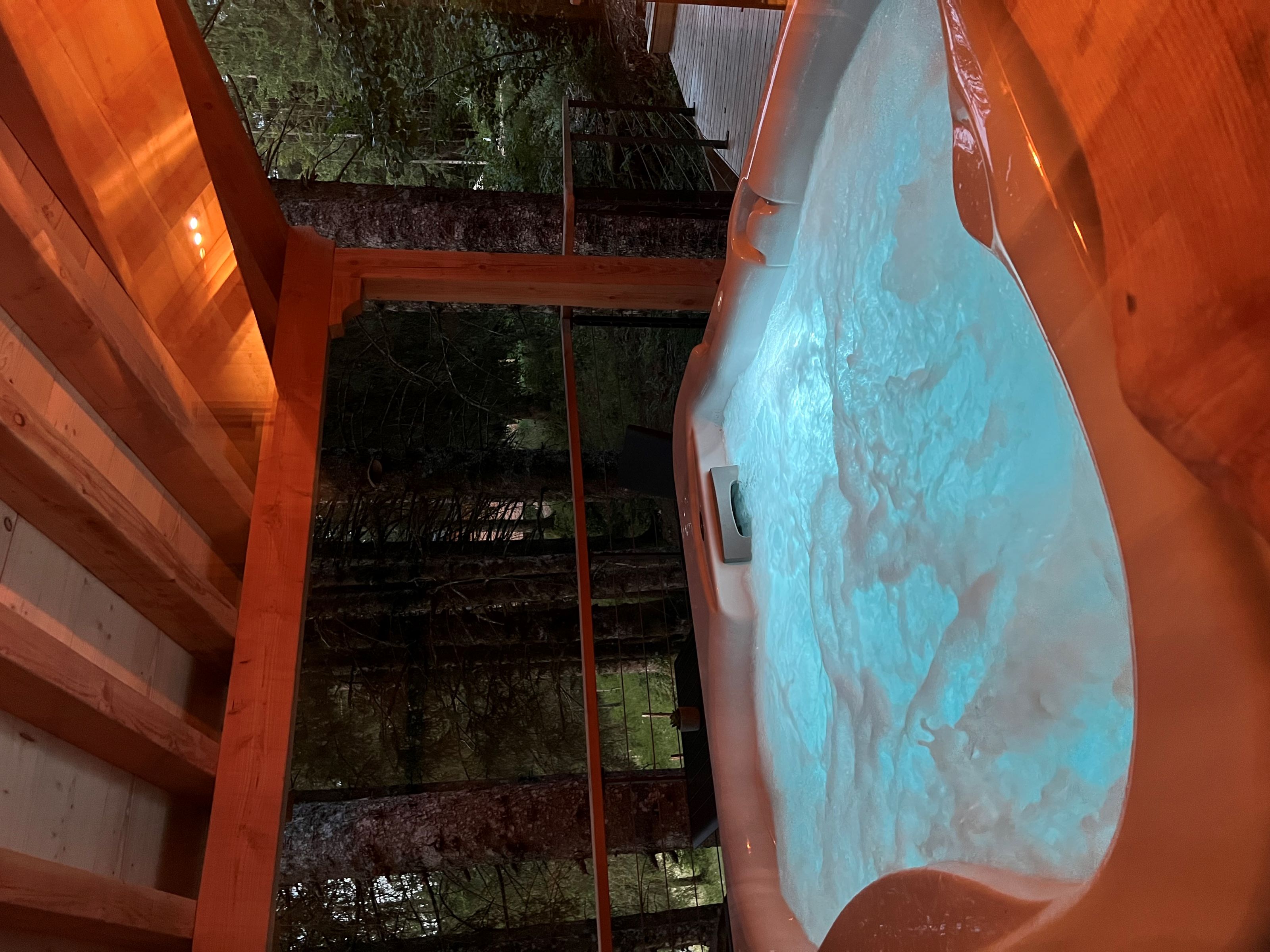 Cabane La Bois du Four : une évasion sensorielle en Franche-Comté à Petite Chaux — salle de bain