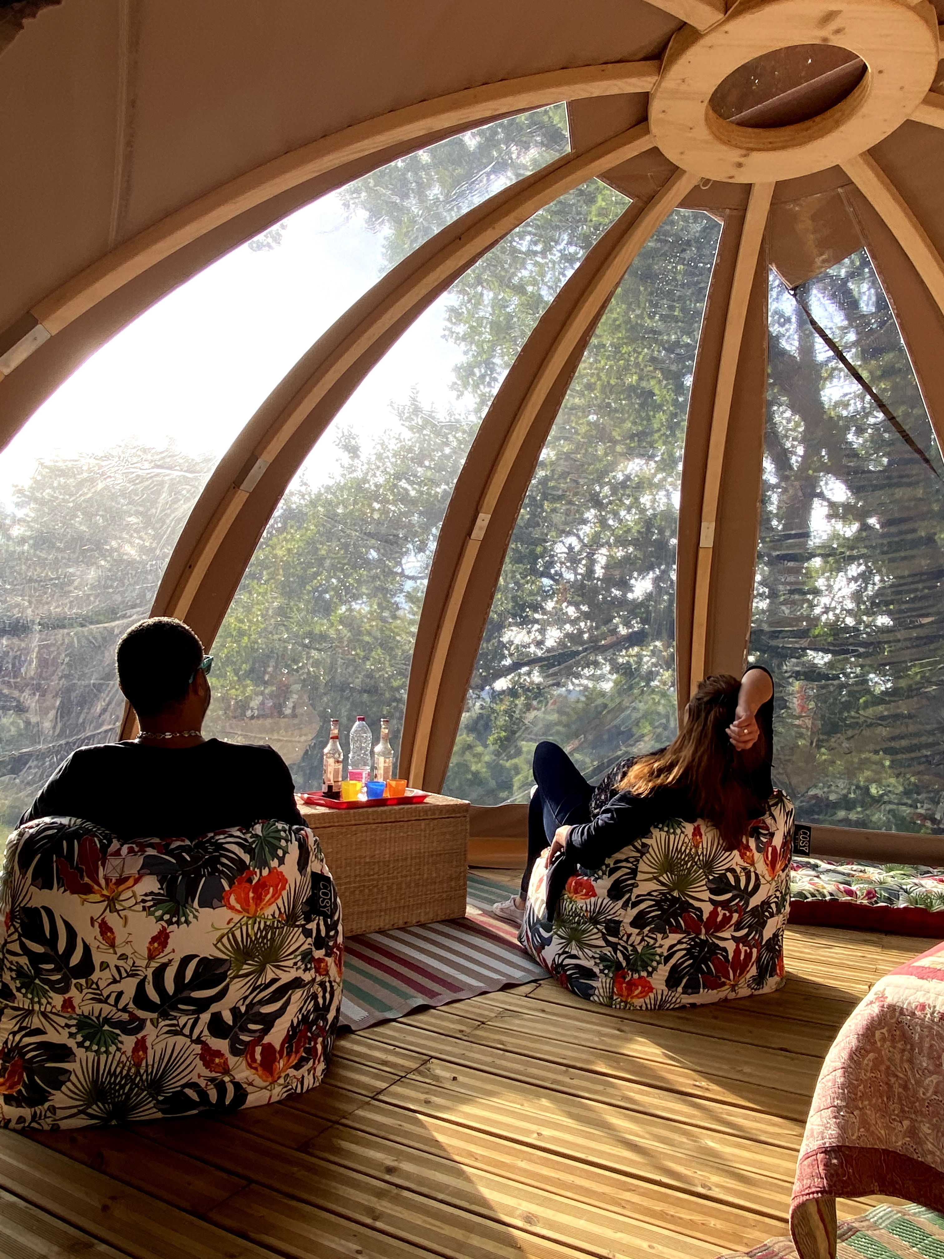 Séjournez dans une tente wigwam au cœur de la nature à Savonnières — cuisine