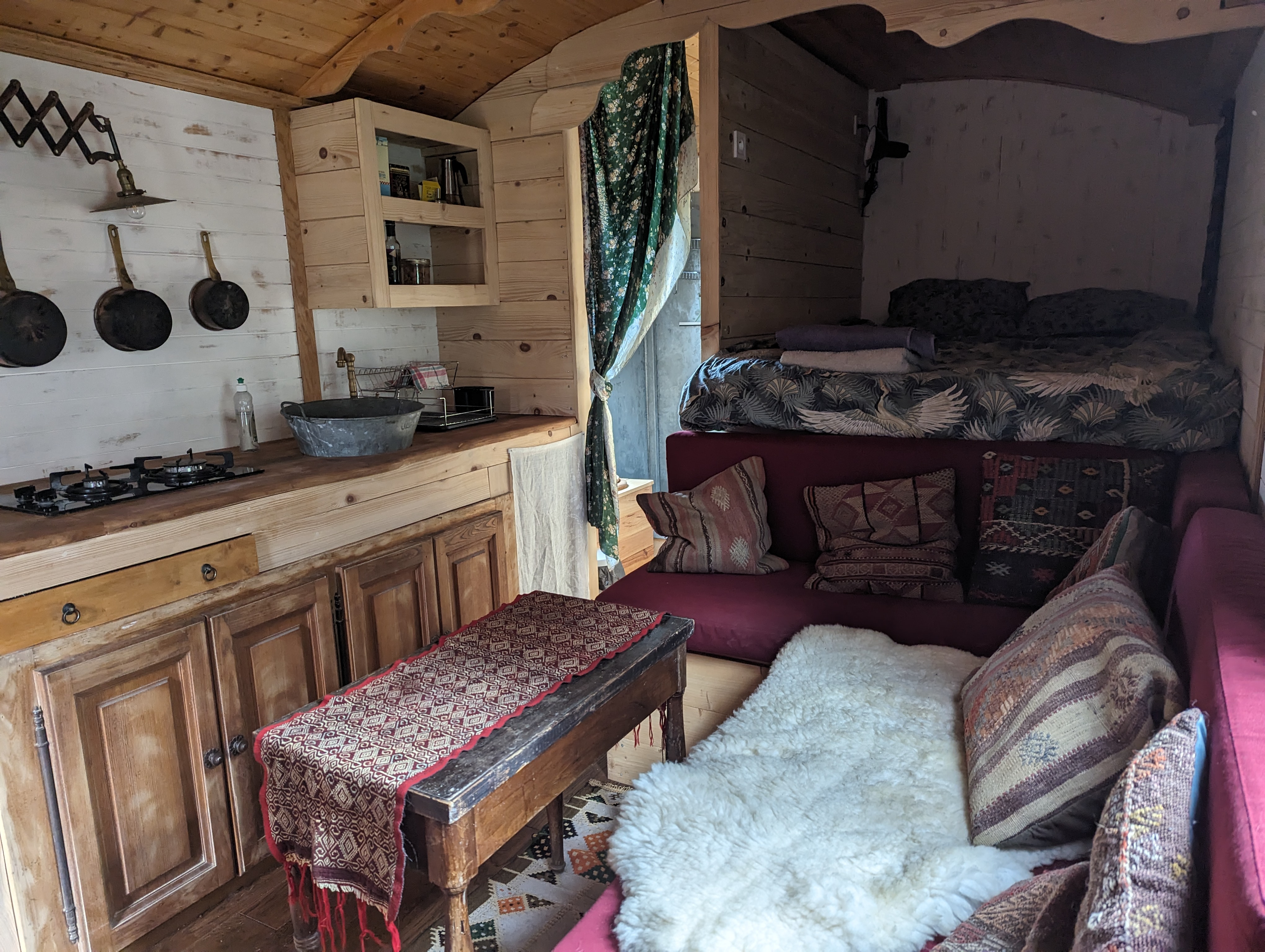 Roulotte en Ecolieu : une escapade insolite en Provence à Barjols — salle de bain