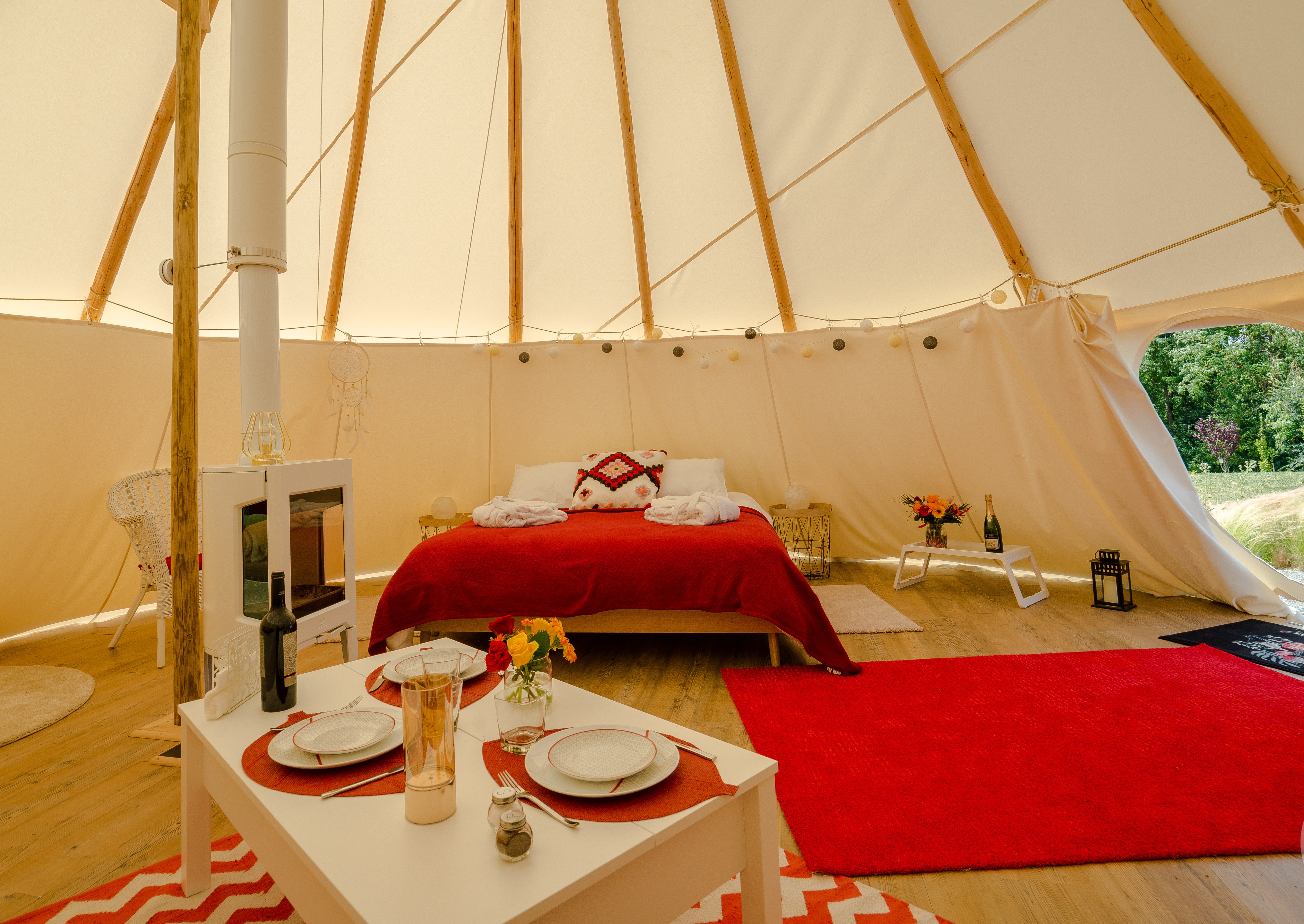 Tipi Odina — Nuit dans un Tipi avec spa à Lot-et-Garonne