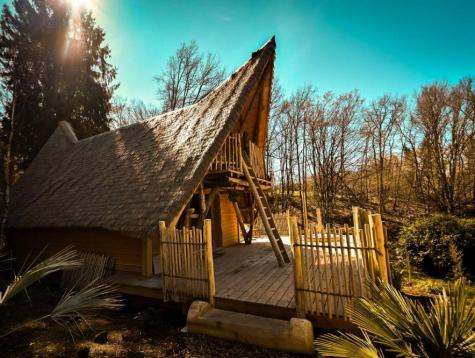 Cabane Bornéo : une immersion en pleine nature à Lanouaille — vue intérieure