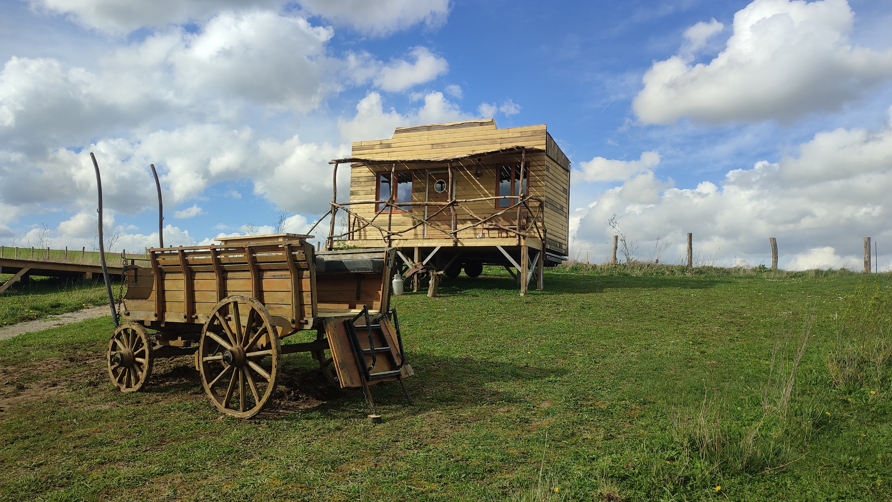 Cabane du shérif : une escapade insolite en Picardie
