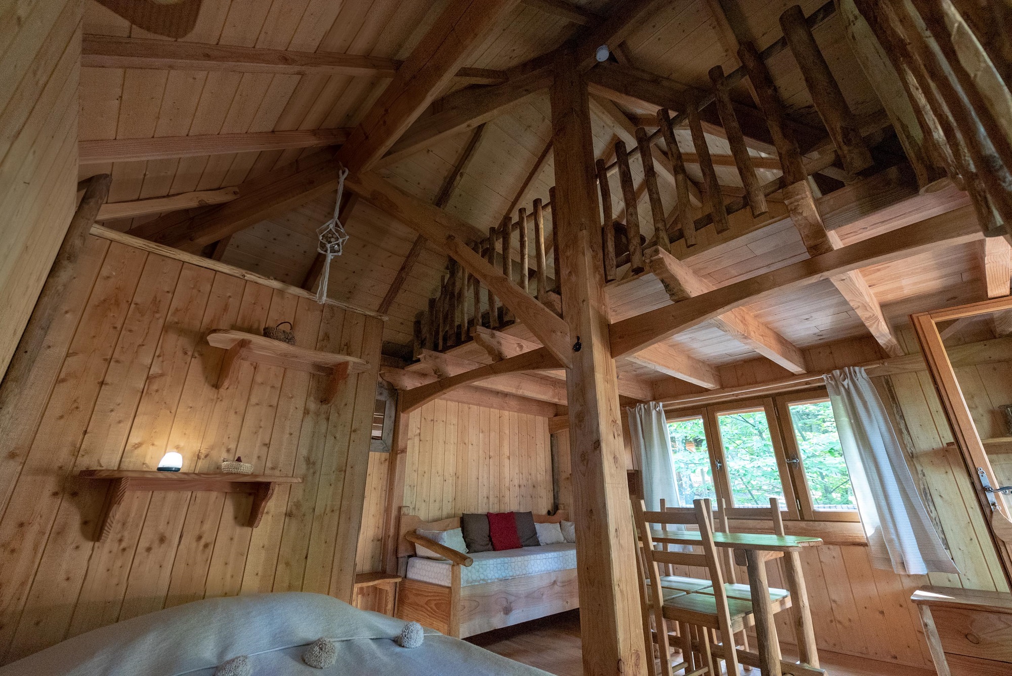 Cabane Panda : une expérience suspendue dans les arbres à Saint-Julien-Labrousse — environnement naturel