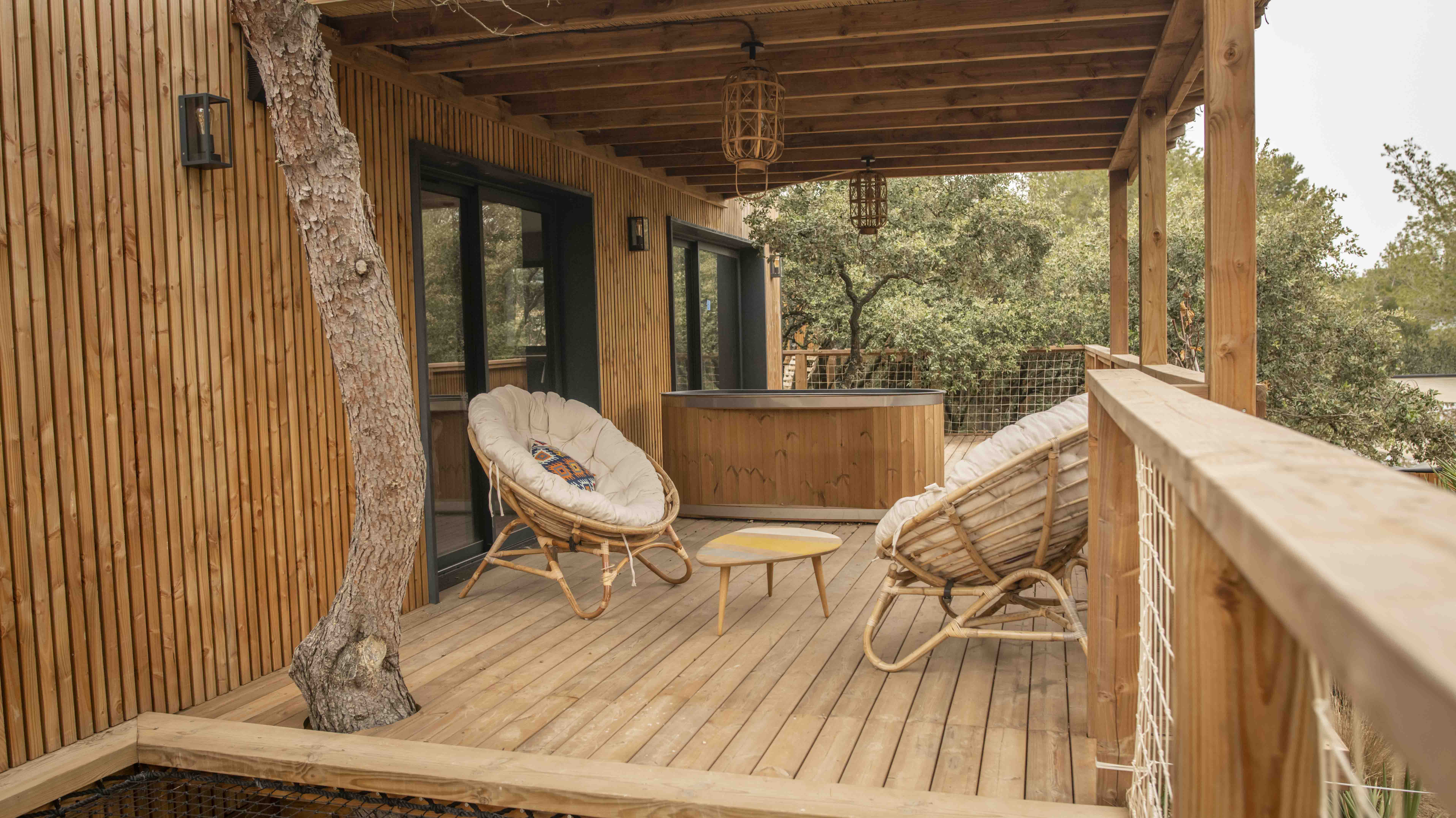 Villa Couple Baignoire Jacuzzi — Cabane sur pilotis à Gard à Saint-Jean-du-Gard — chambre