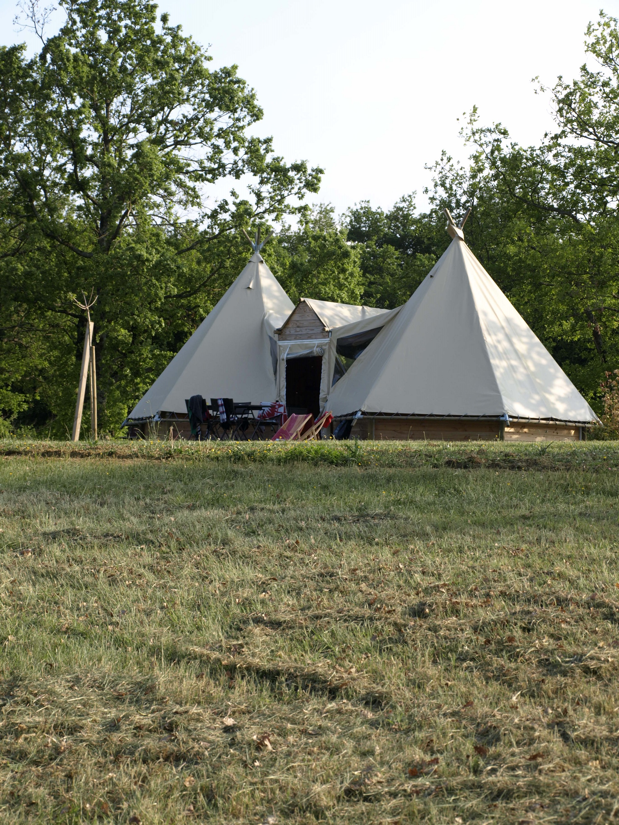 Tipi Lodge d'Escapa — Séjour insolite avec spa à Gers