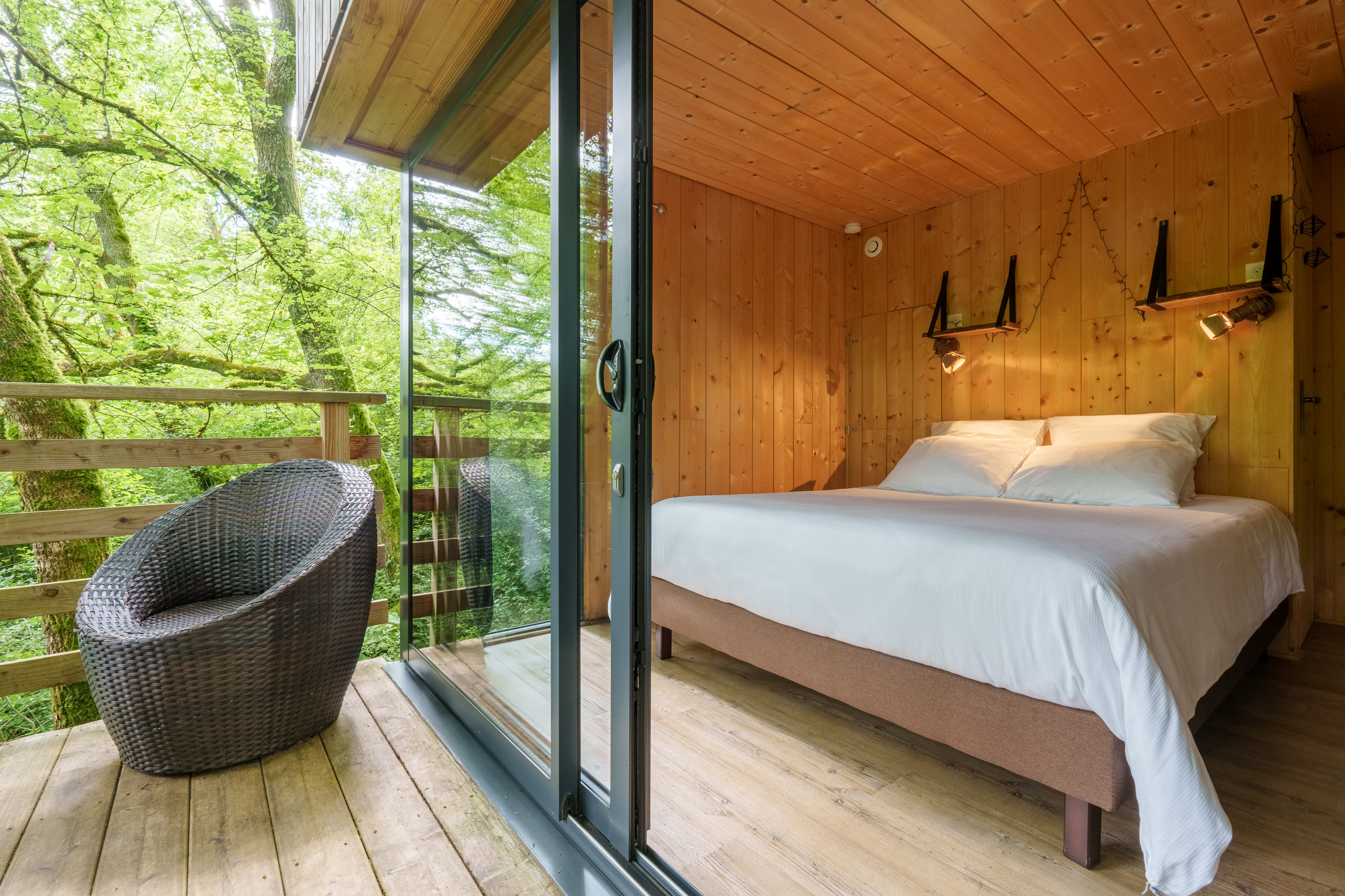 Cabane perchée Carpinus & Spa — Nuit romantique à 2m en Haute-Marne