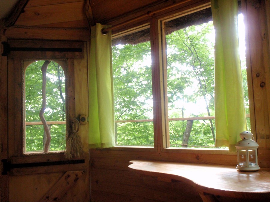 Cabane Canopée : une immersion dans les arbres en Franche-Comté à Ranchot — vue depuis la terrasse
