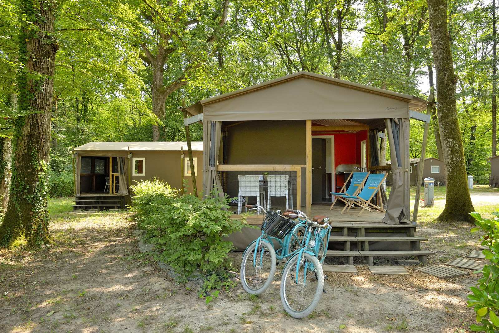 Mobilodge de la Vallée : une expérience unique en pleine nature à Combreux — vue intérieure