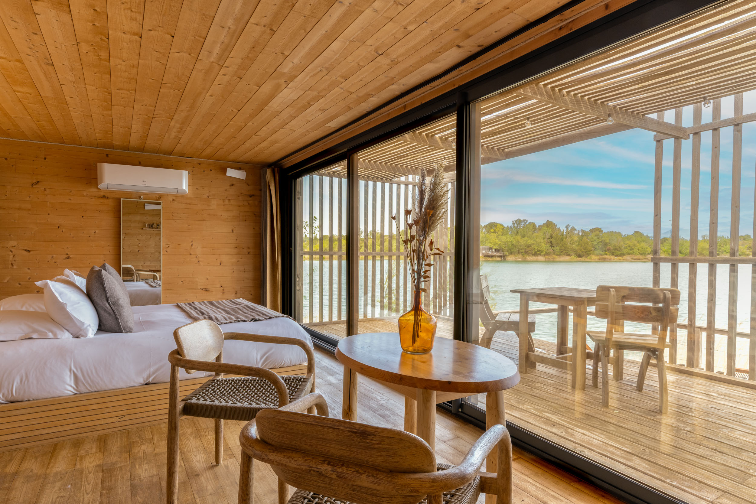 Cabane Spa Essentielle : une évasion sur pilotis en Provence à Sorgues — chambre