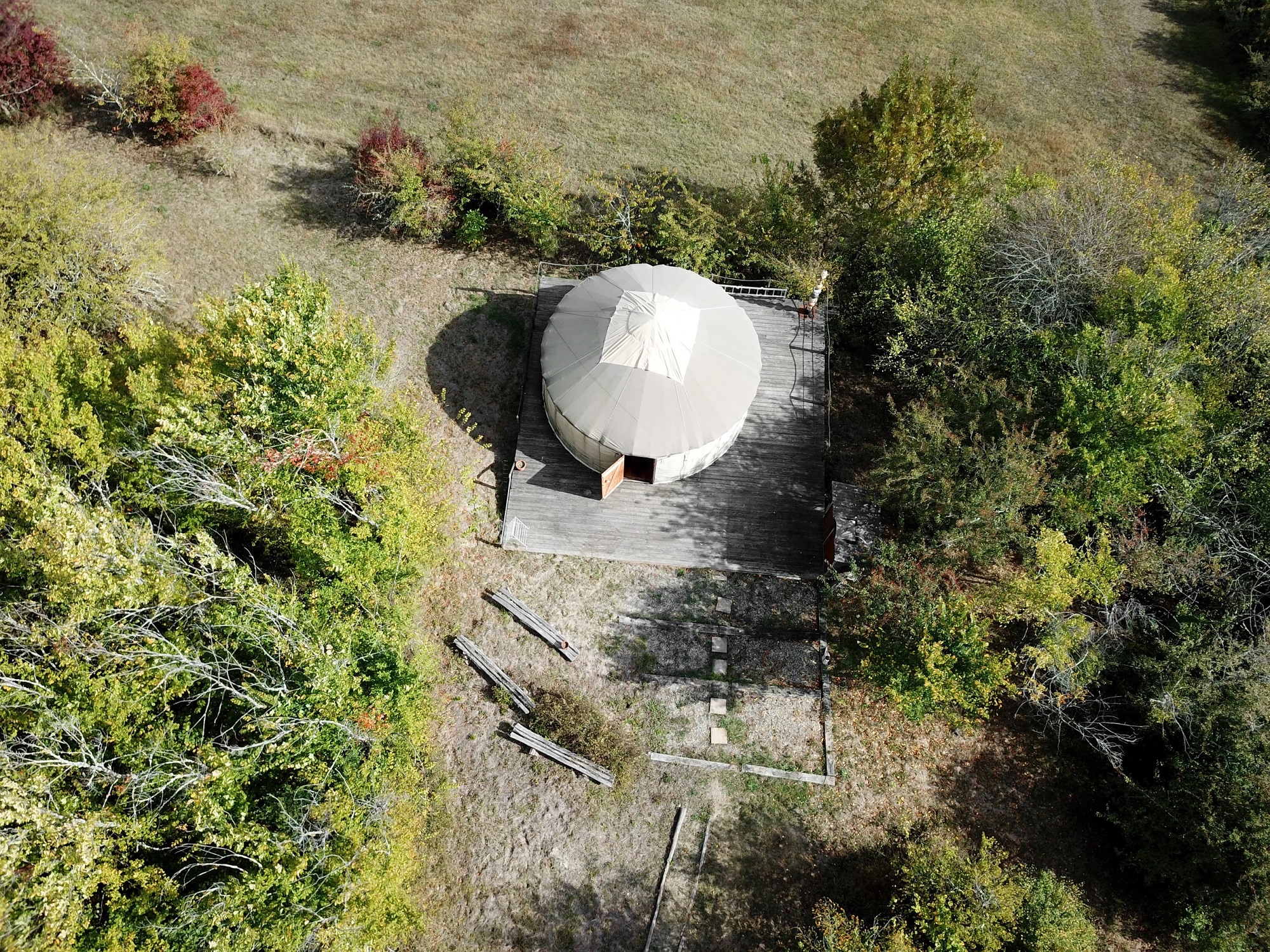 Le Cri de la Yourte : une escapade insolite en Aquitaine à Saint Urcisse — détail architectural