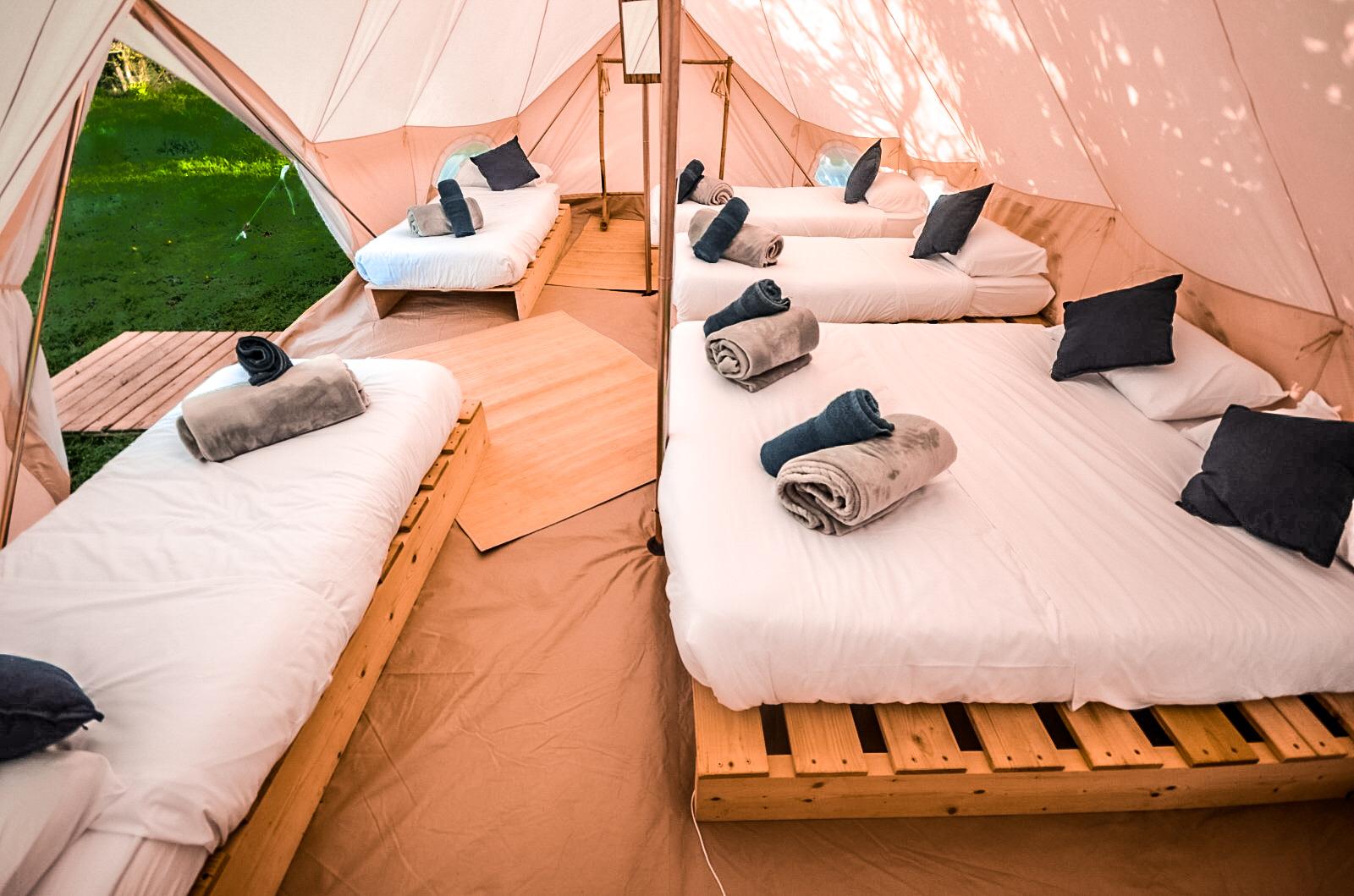 Lodge Polaris — Tente lodge avec spa à Saint-Céré (Lot) à Saint-Céré — vue intérieure