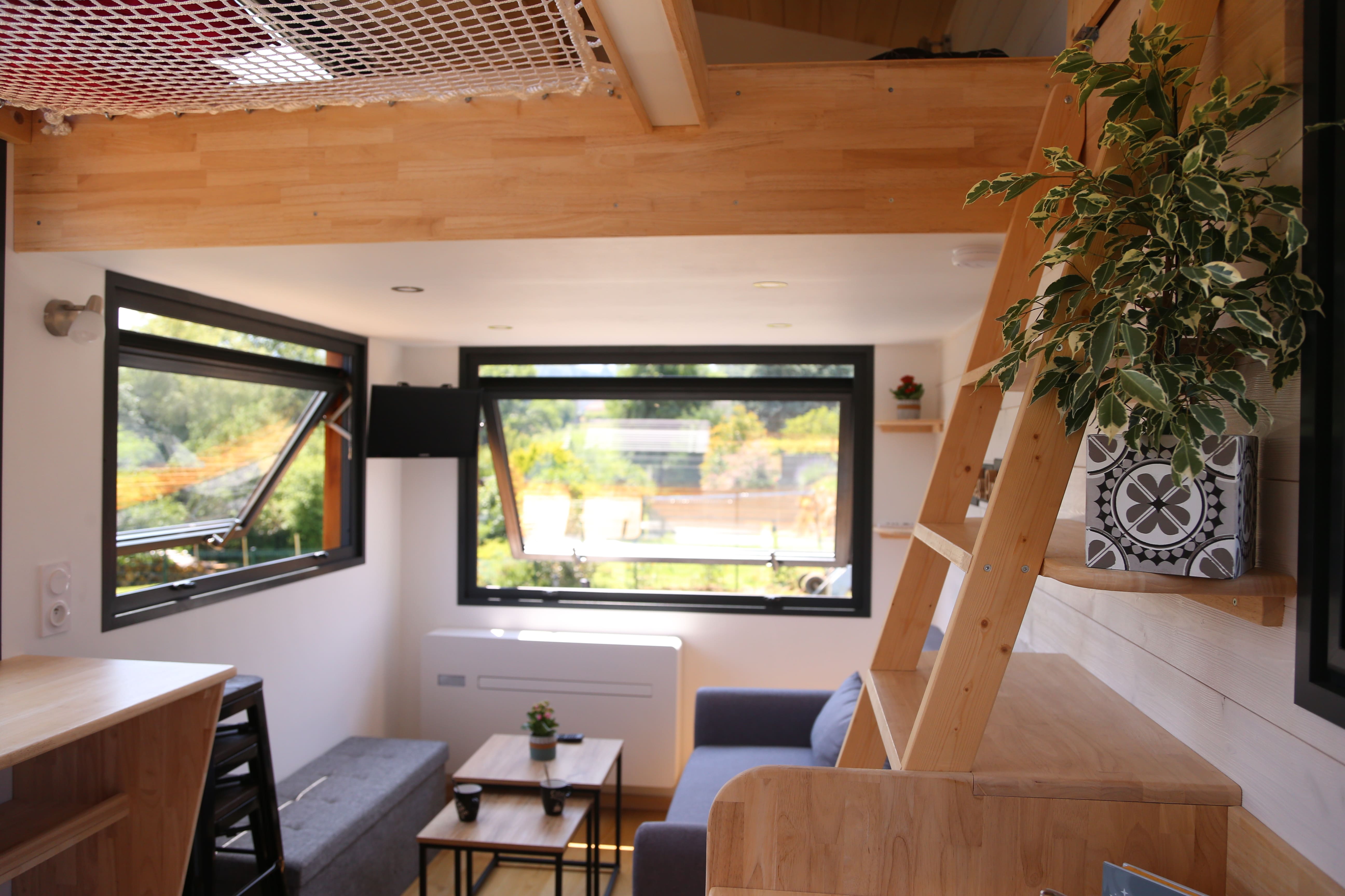 Tiny-House L'ours des Pyrénées — Séjour bien-être avec bain nordique à Hautes-Pyrénées à Tarbes — vue depuis la terrasse