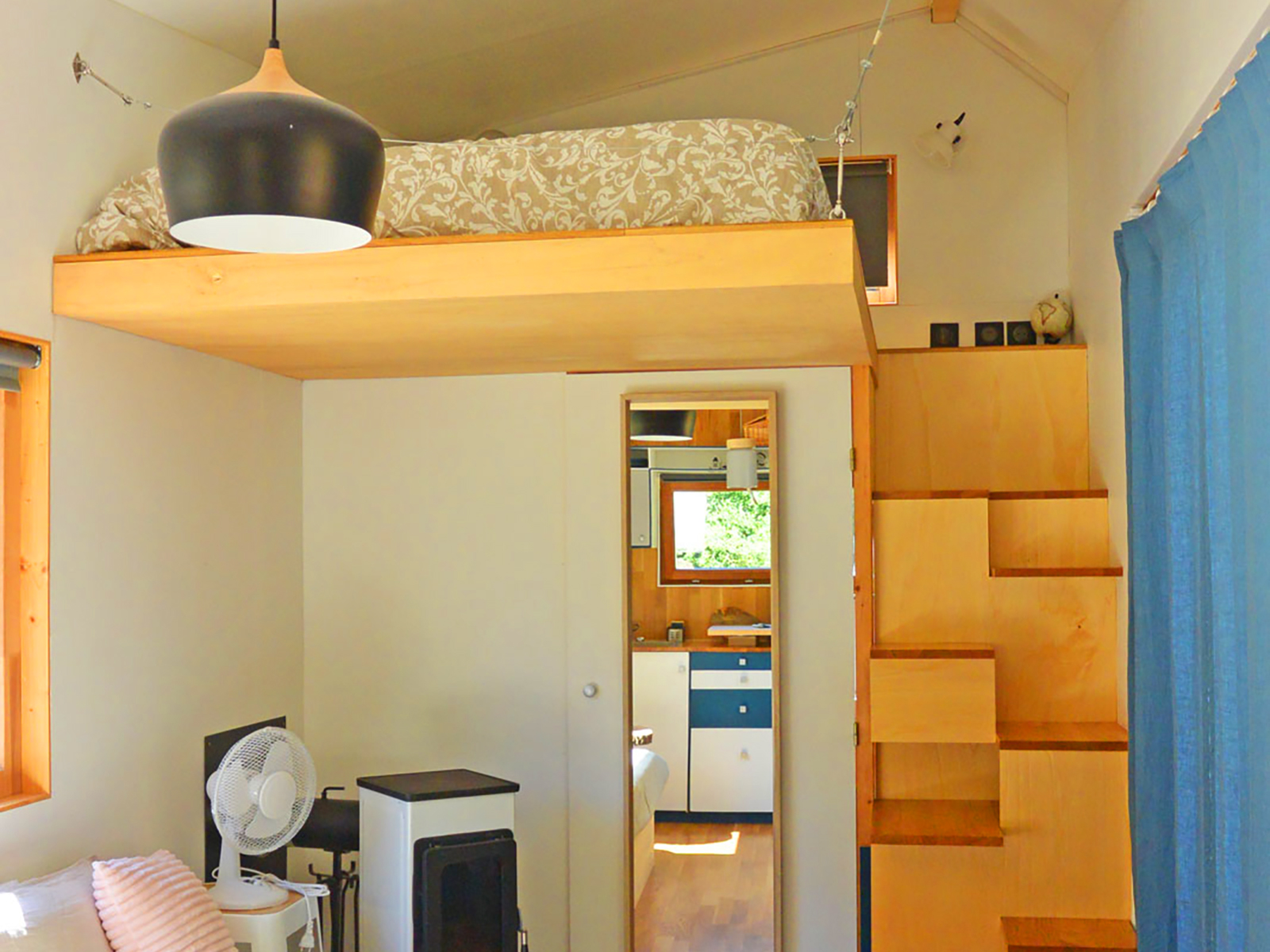 Tiny house Cascade — Évasion avec spa à 2 pas de la rivière dans le Gard à Alès — vue depuis la terrasse