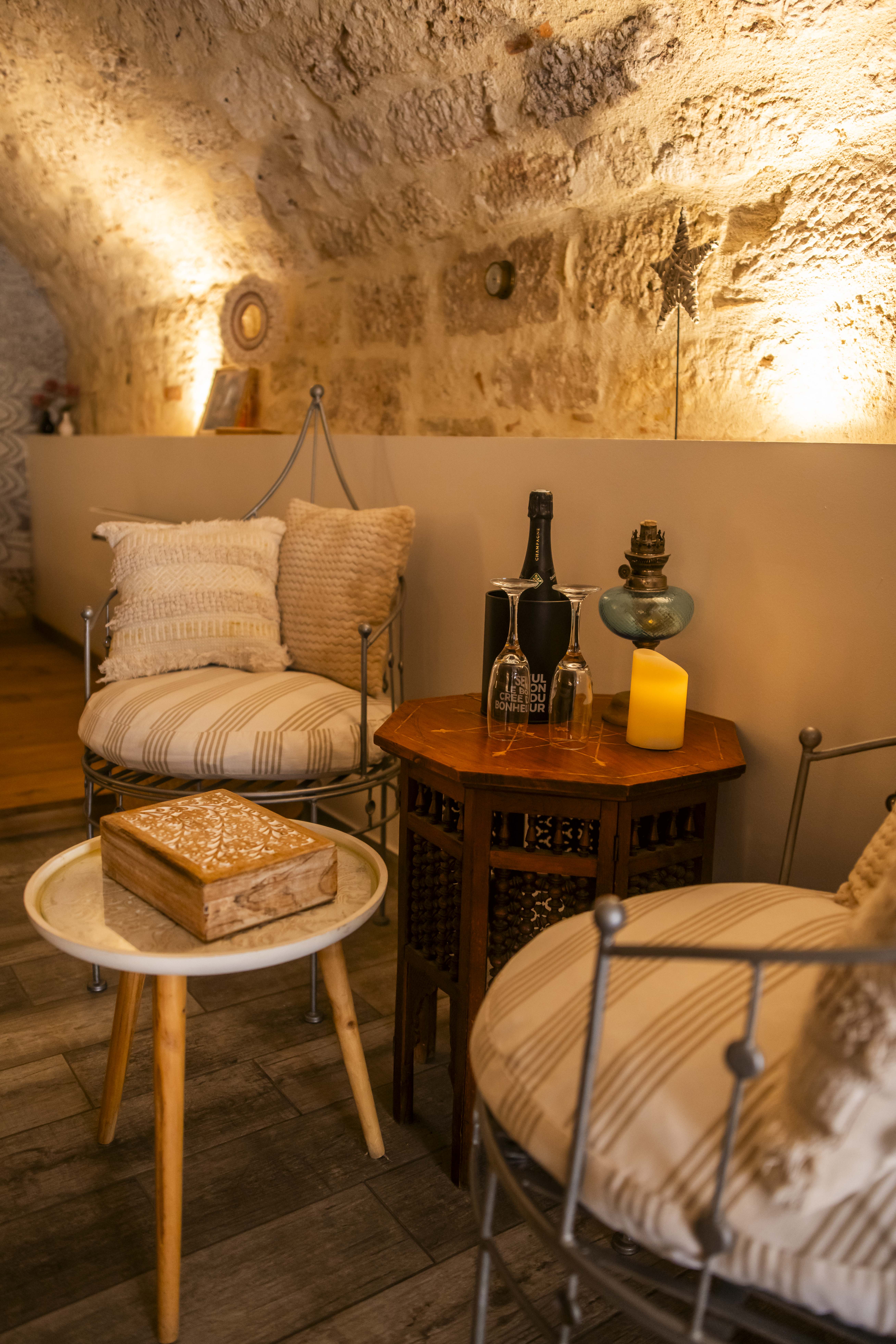 Le Secret & Spa : une maison troglodyte au cœur du Quercy à Montpezat De Quercy — vue depuis la terrasse