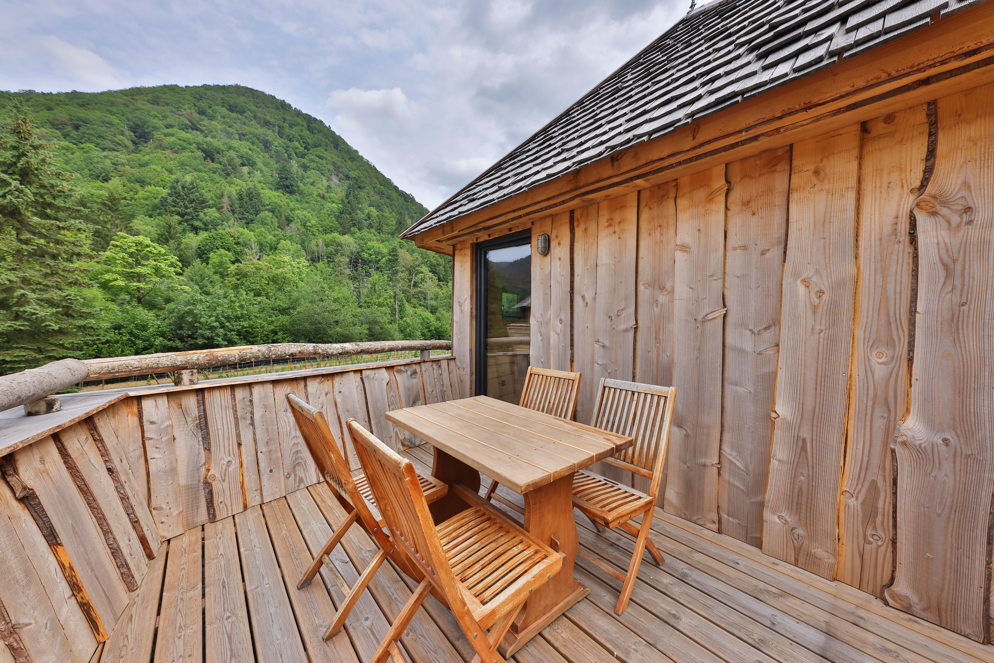 La Cabane du Pêcheur : un refuge spa en pleine nature à Mittlach — chambre
