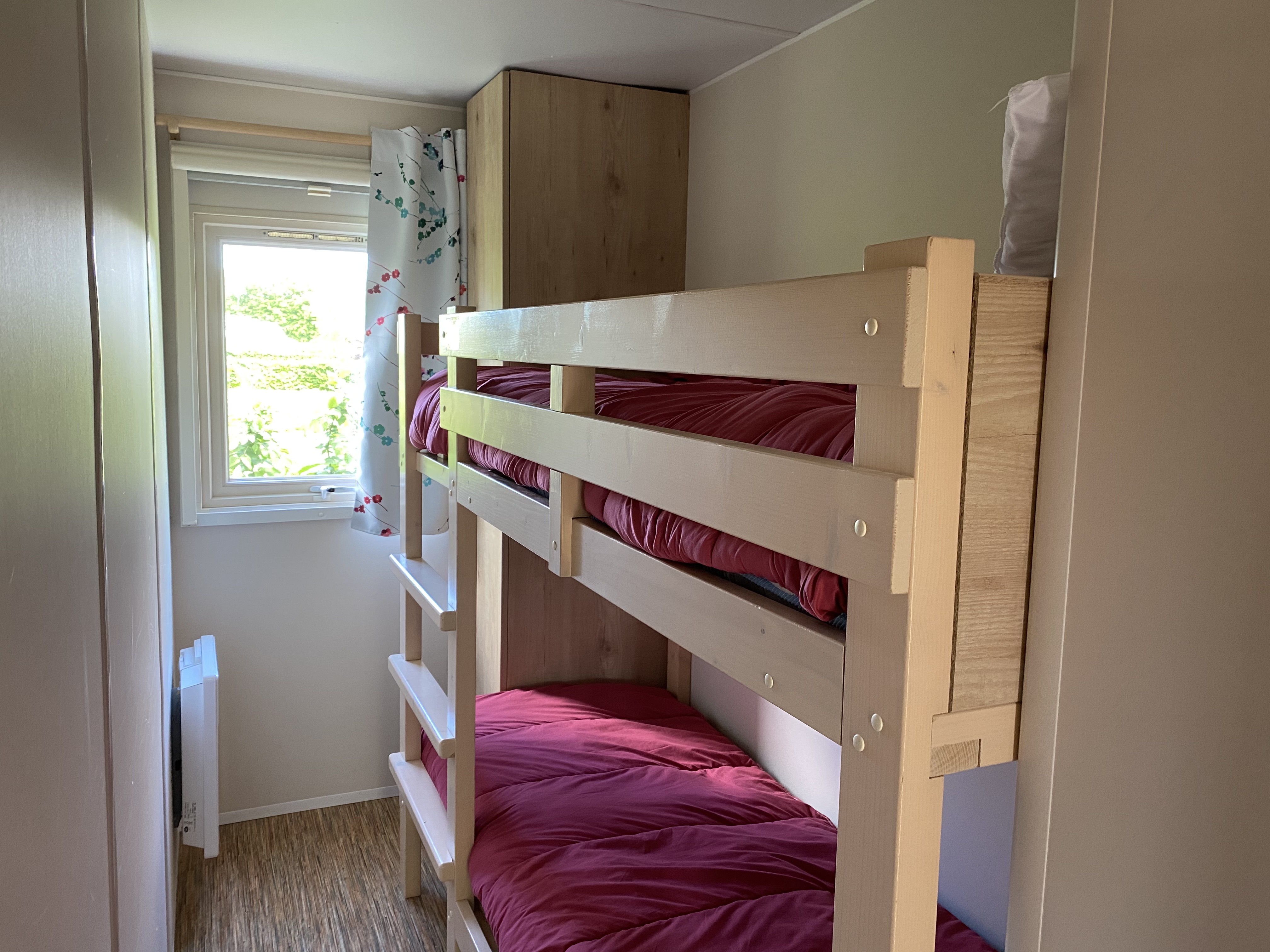 Roulotte 2 chambres — Séjour détente avec spa à La Forêt (Sarthe) à Saint-Calais — cuisine