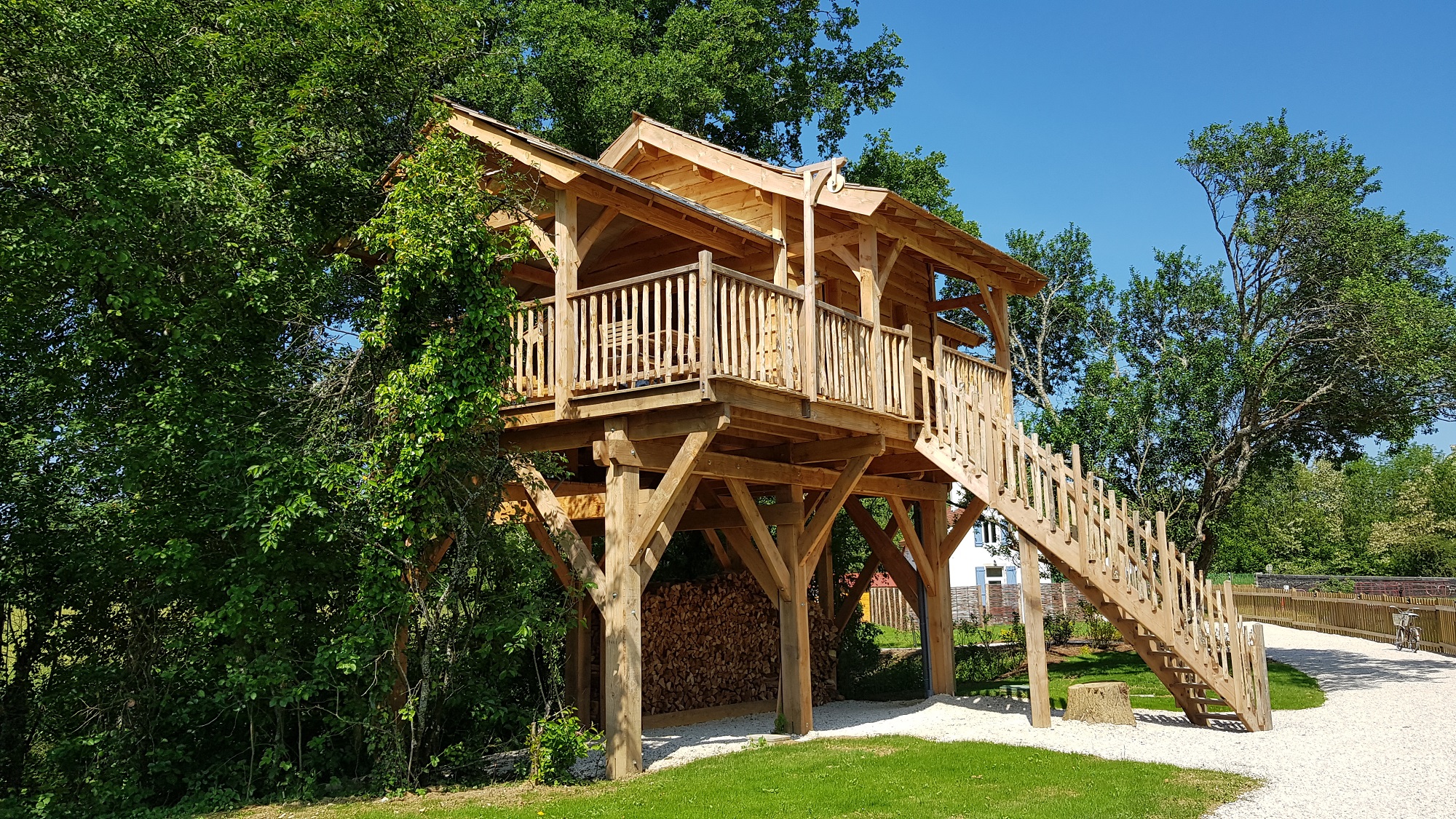 La Cabane Perchée & Spa : une évasion insolite en Bourgogne