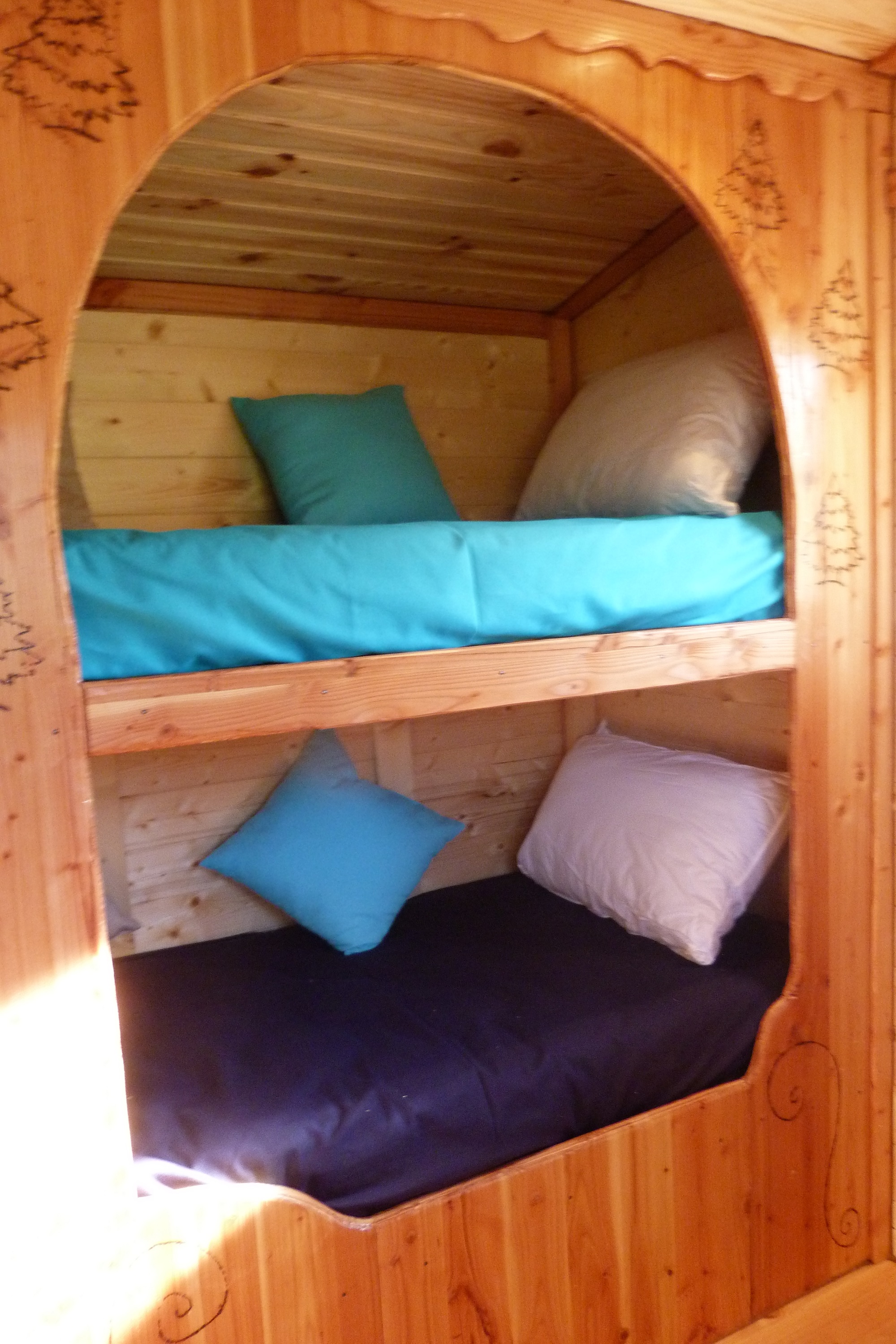 Roulotte Maquisarde — Séjour bohème avec spa à Vercors (Drôme) à Saint-Jean-En-Royans — vue depuis la terrasse