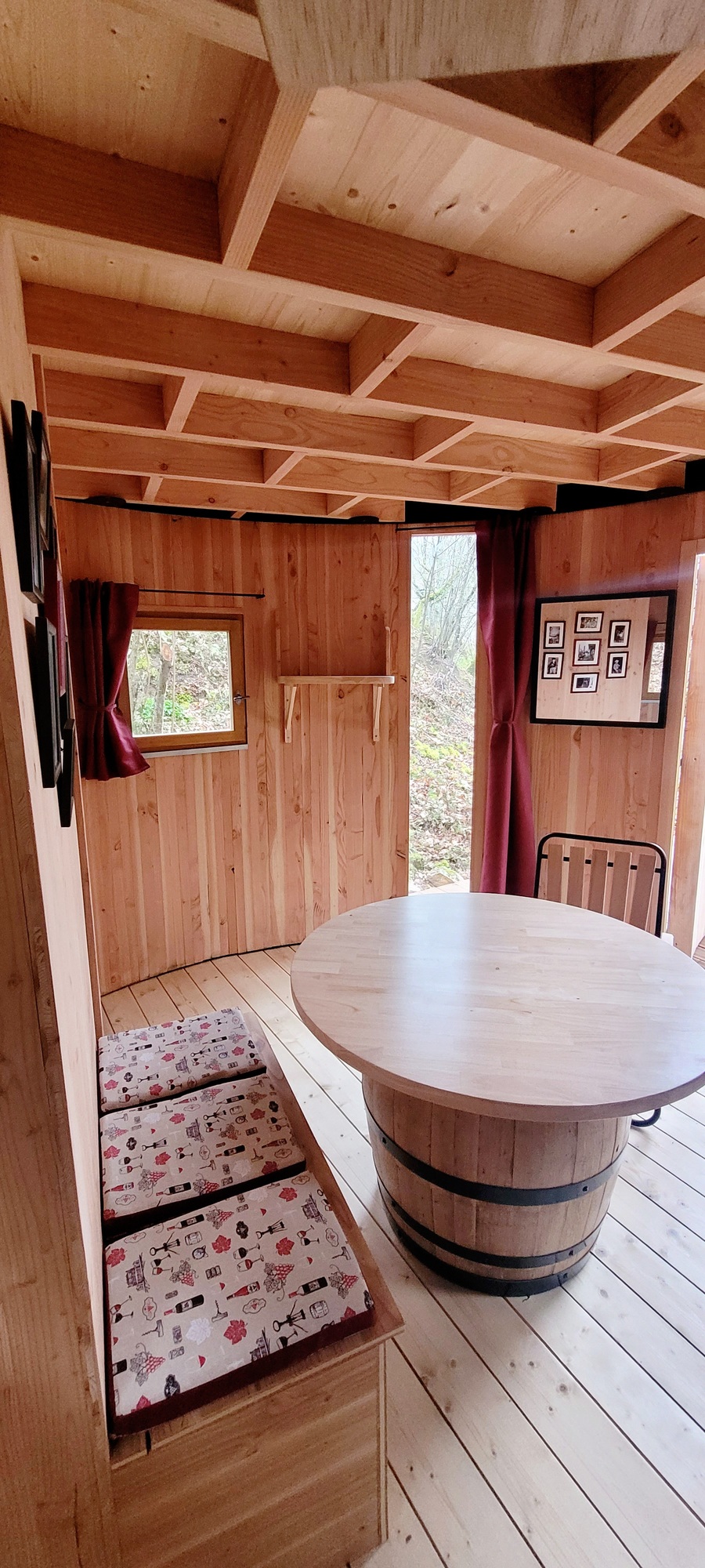 Cabane Le To-no : une évasion en pleine nature à Quincié En Beaujolais — salle de bain
