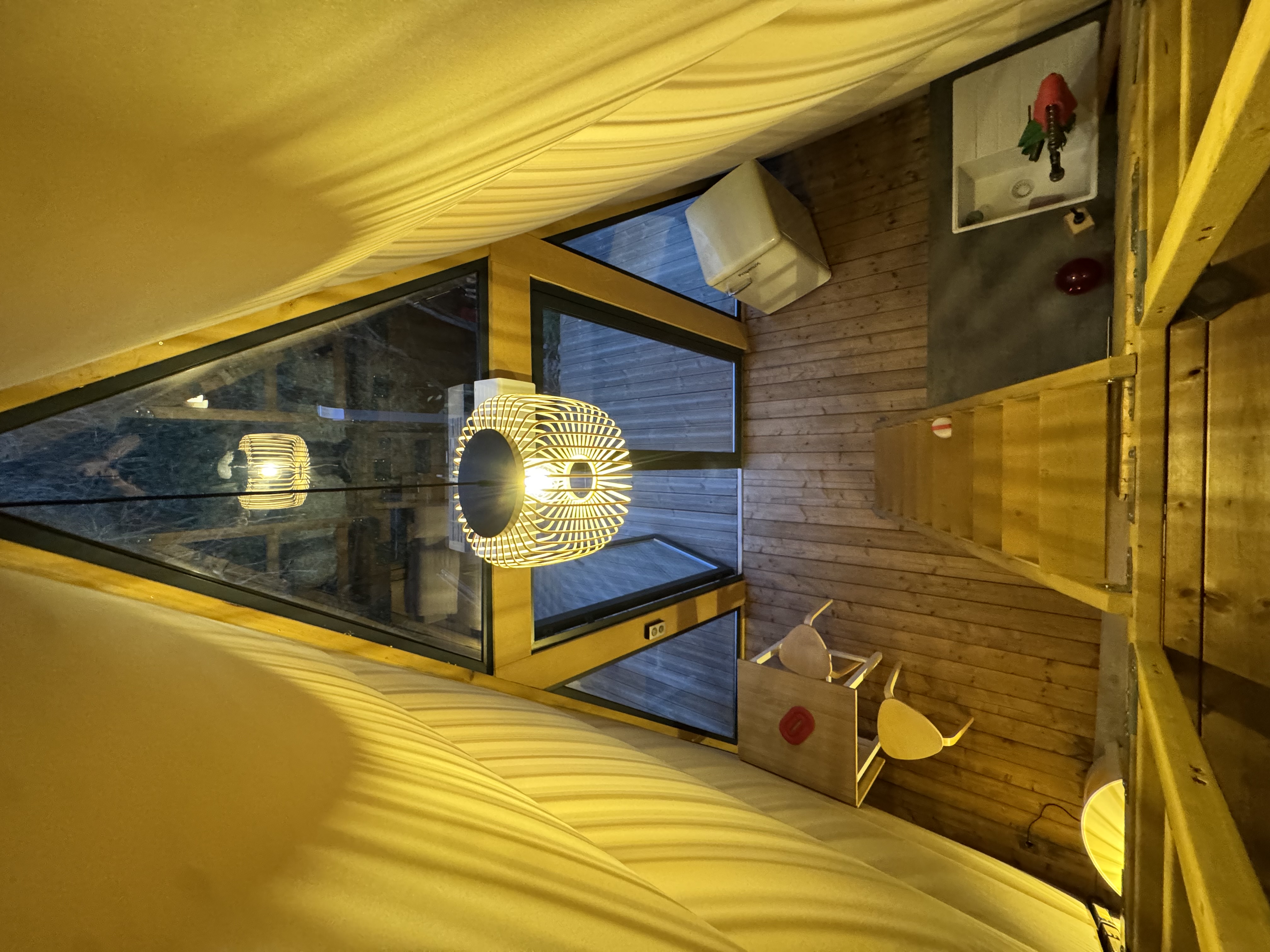 Cabane Glamp Marguerite — Séjour détente avec spa à Pyrénées-Orientales à Perpignan — chambre