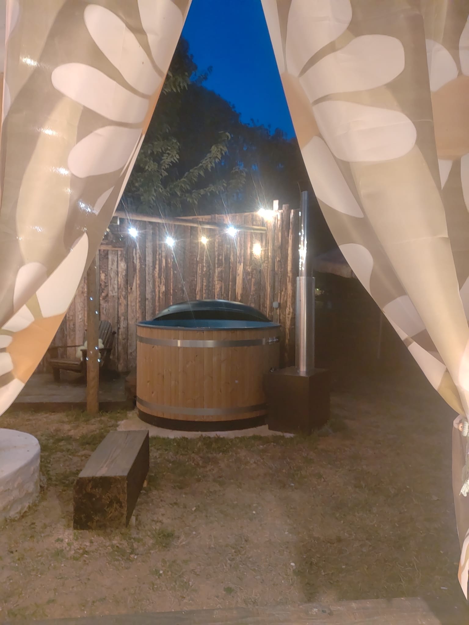 O'Logis de Grisette — Cabane avec Spa à Charente-Maritime à Pessines — détail architectural