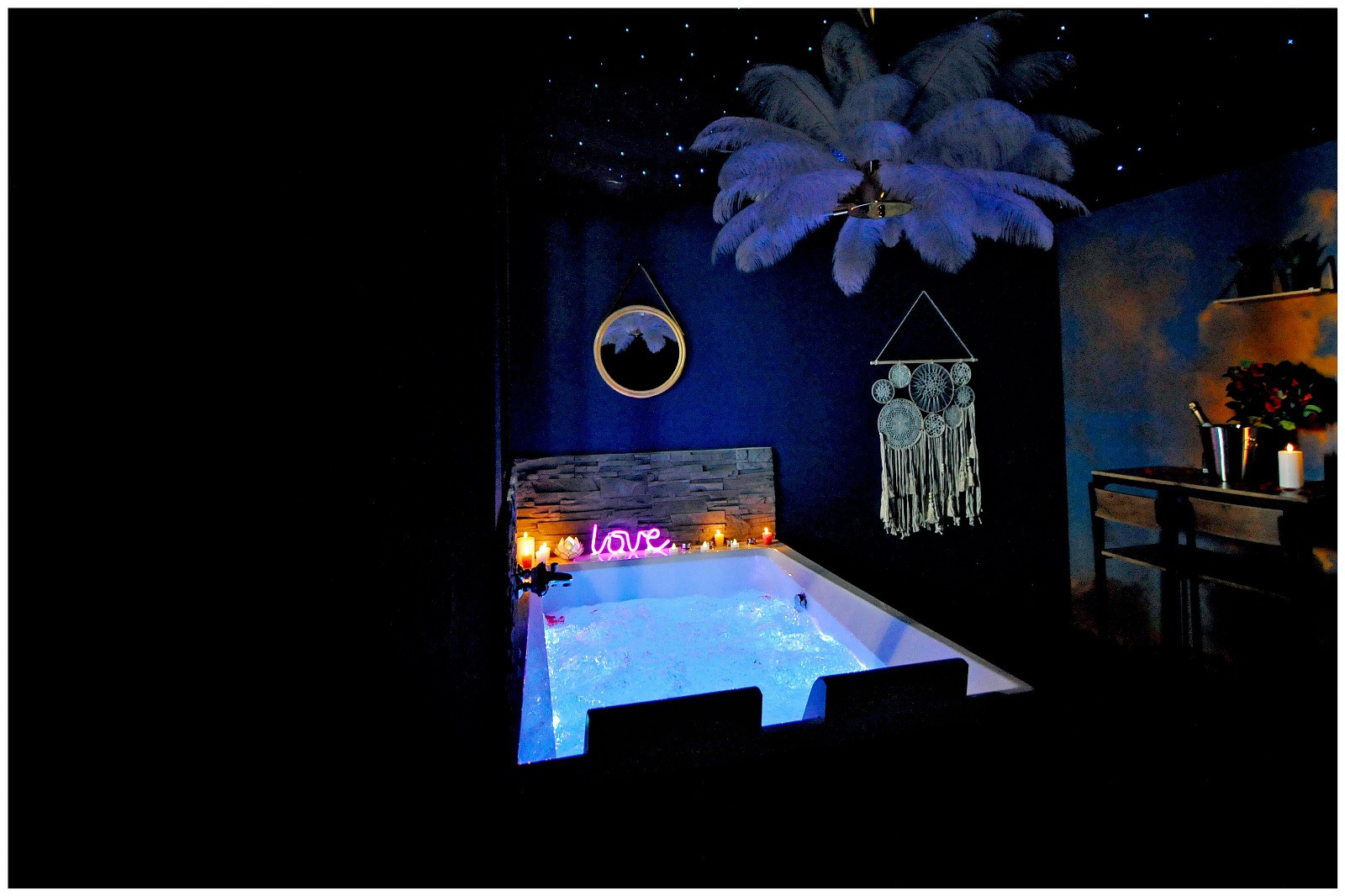La suite 7ième ciel ÉTOILÉ — Nuit romantique avec spa à Bourgoin Jallieu à Bourgoin-Jallieu — cuisine
