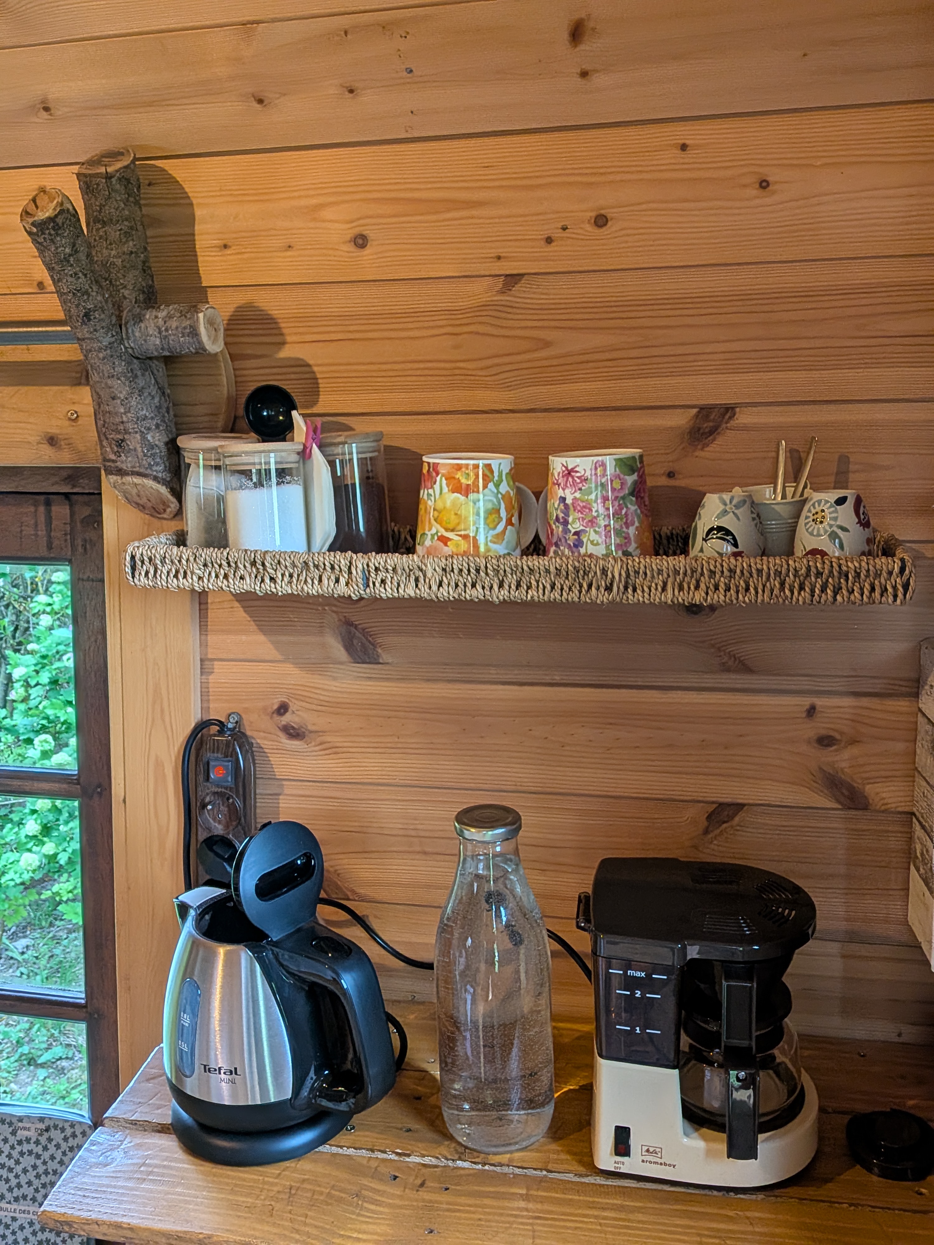 Cabane des Champs : une immersion en pleine nature à Champmotteux — salle de bain