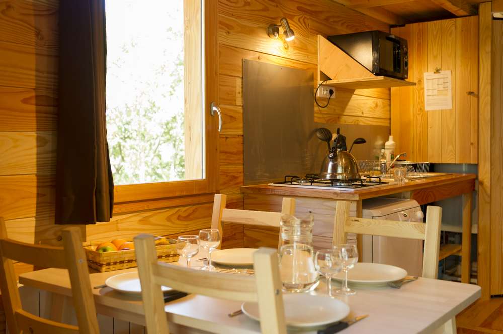 Cabane Dieulefit : une immersion en pleine nature à Dieulefit — environnement naturel