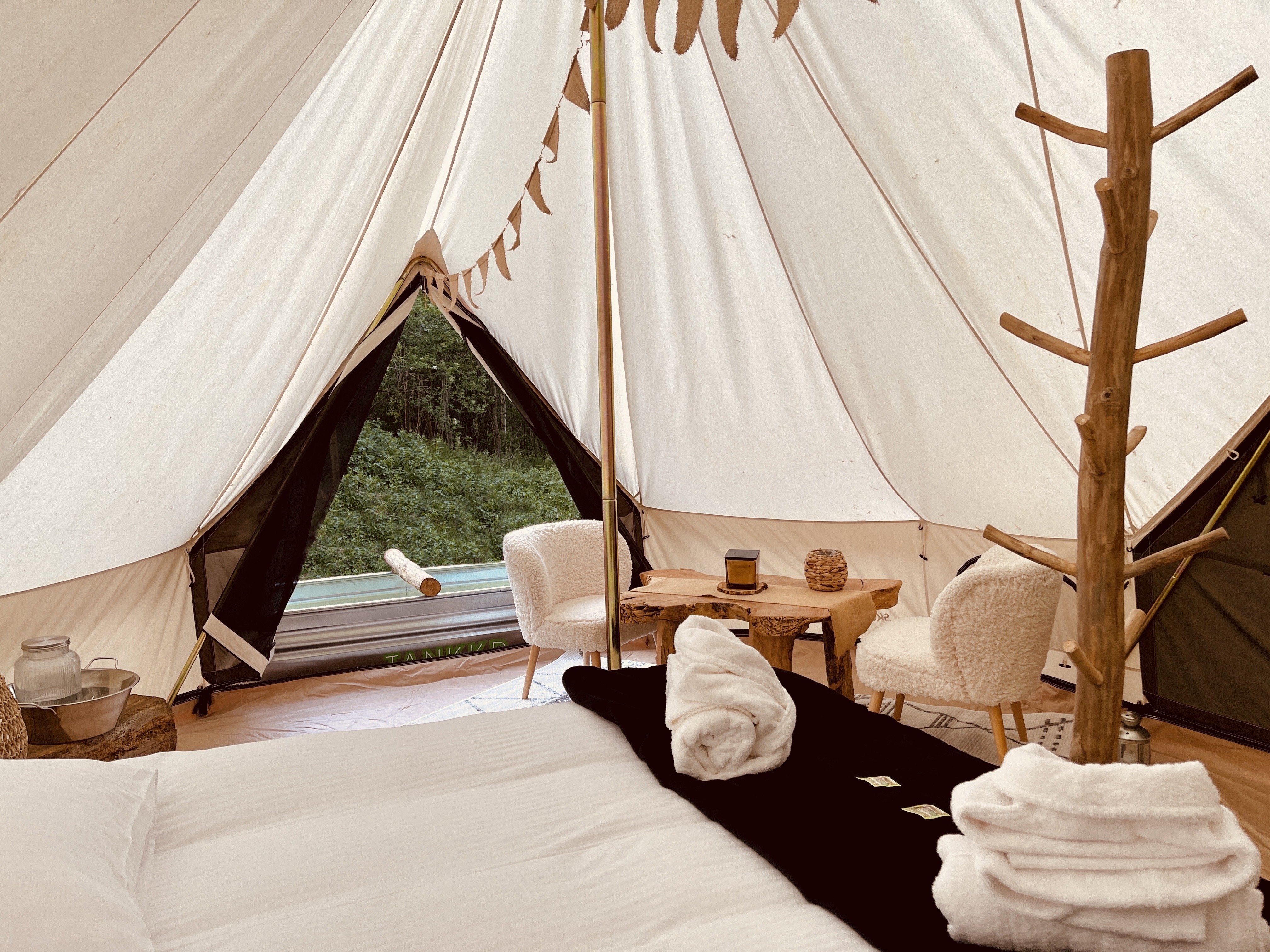 Tente Inuit & SPA — Nuit cocooning avec spa à Côte-d'Or à Dijon — chambre