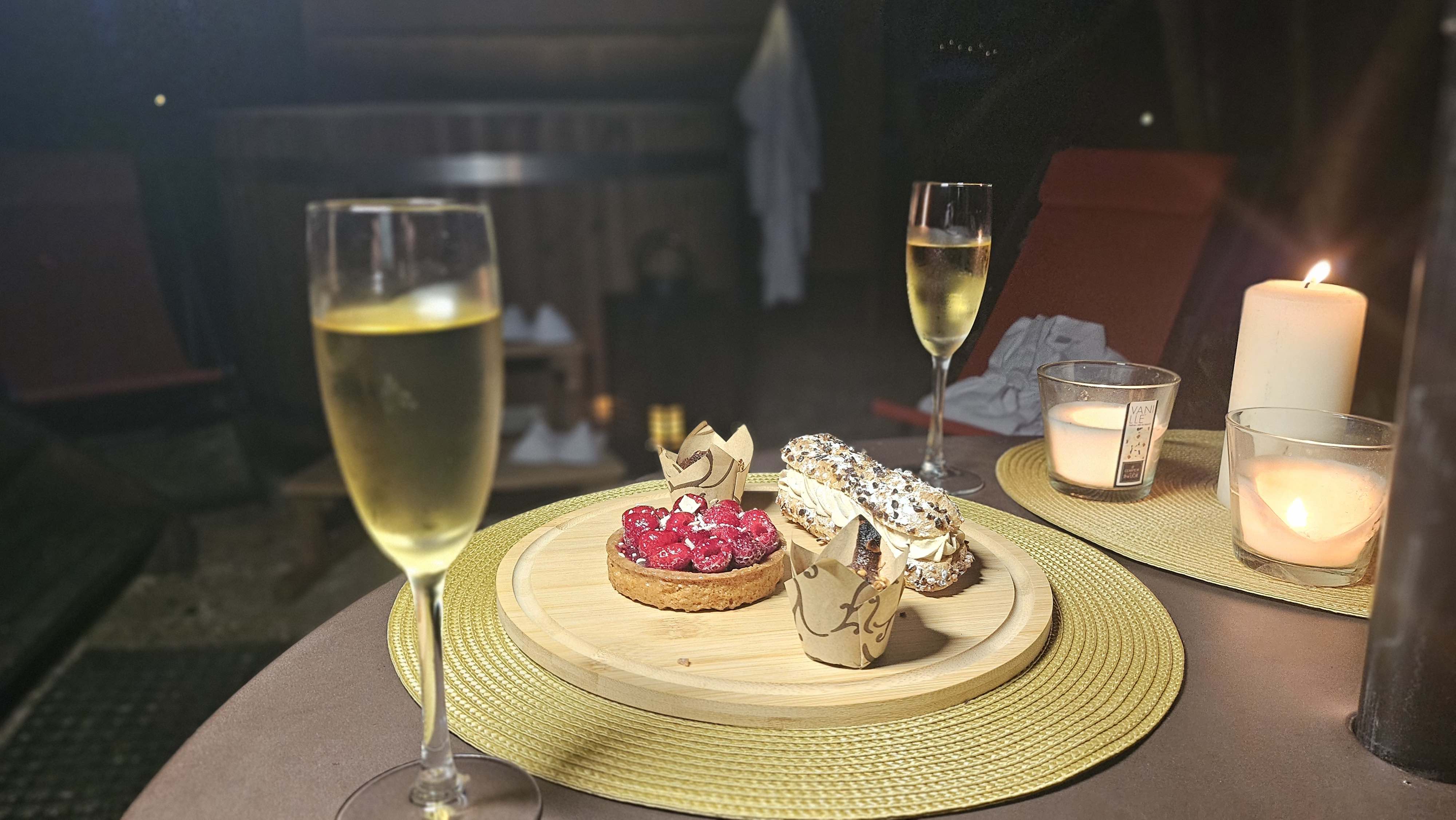 Roulotte romantique avec spa au cœur des Midi-Pyrénées à Padirac — environnement naturel