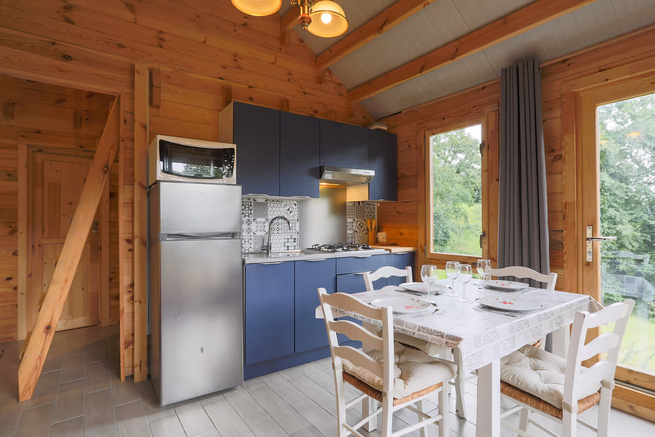 Ty Koad — Chalet avec spa et jacuzzi en Finistère à Keryanti — cuisine