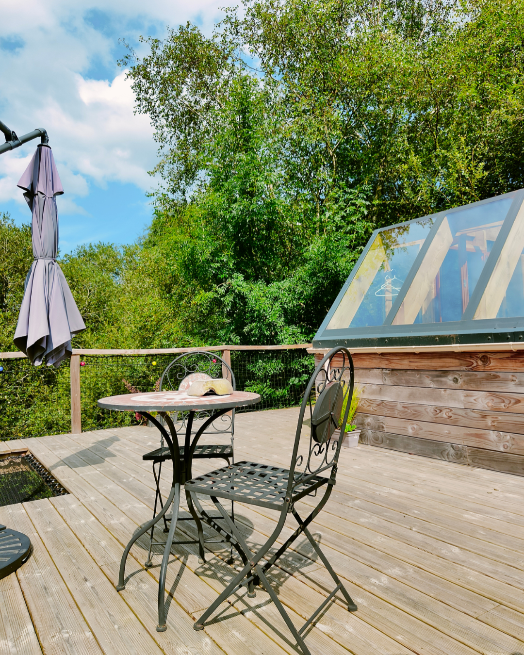 Cabane en verre & bain nordique privatif — Nuit perchée en Finistère à Quimper — vue depuis la terrasse