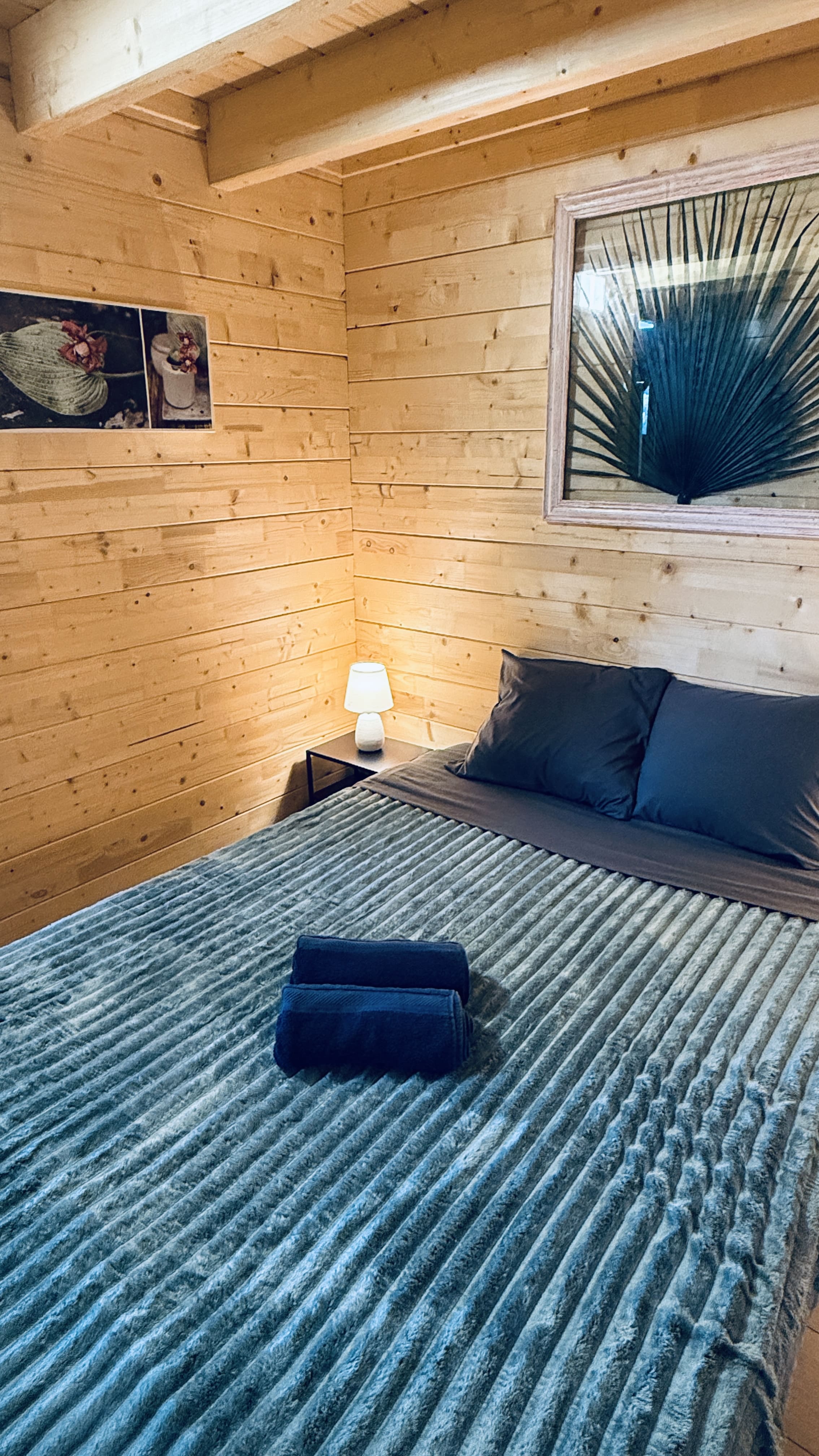 Lodge l'Epervier & Spa — Cabane sur pilotis panoramique à Ain à Serrieres-Sur-Ain — environnement naturel