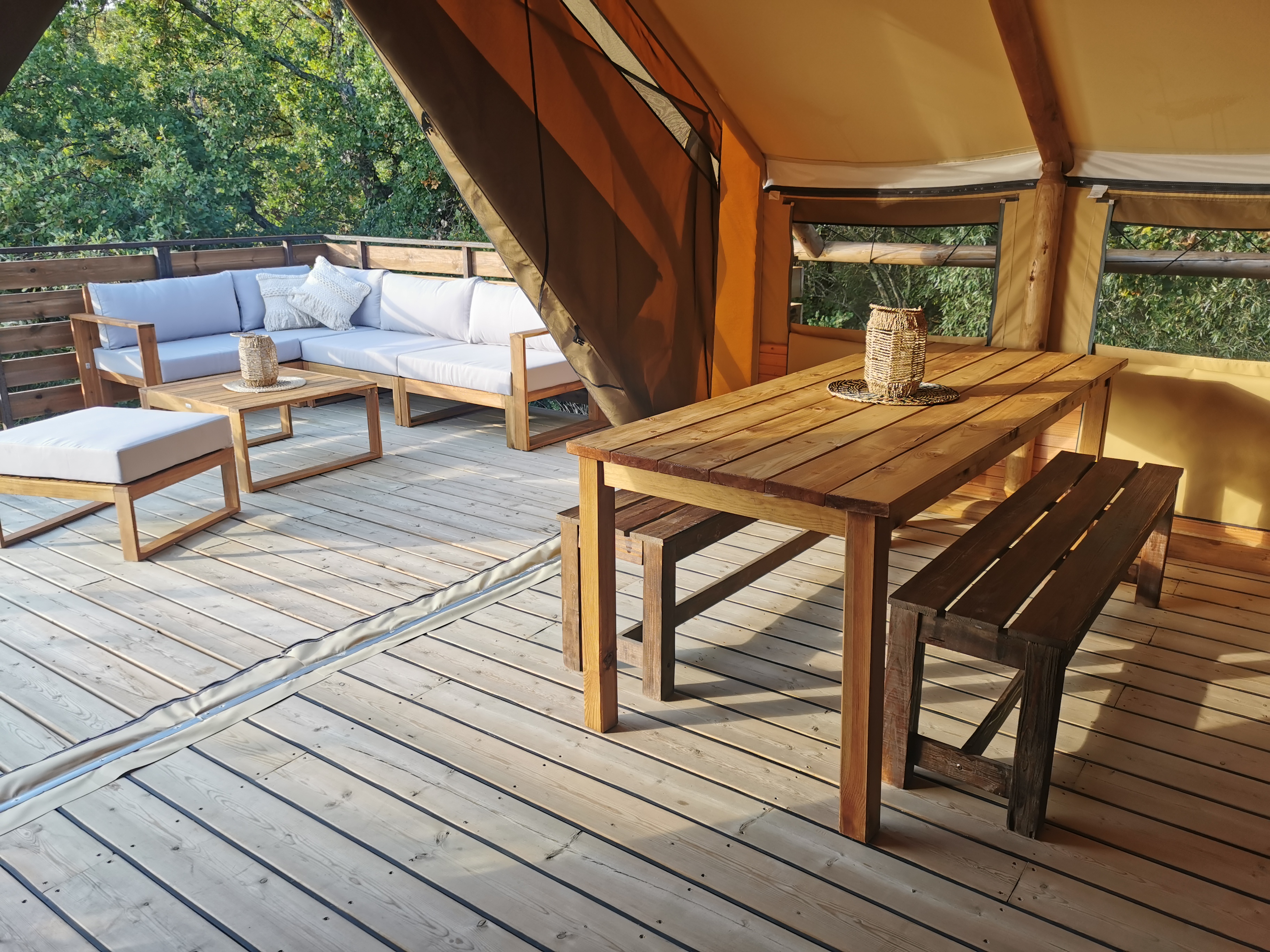Un séjour cocooning dans une tente lodge en pleine nature à Ansignan — espace de vie
